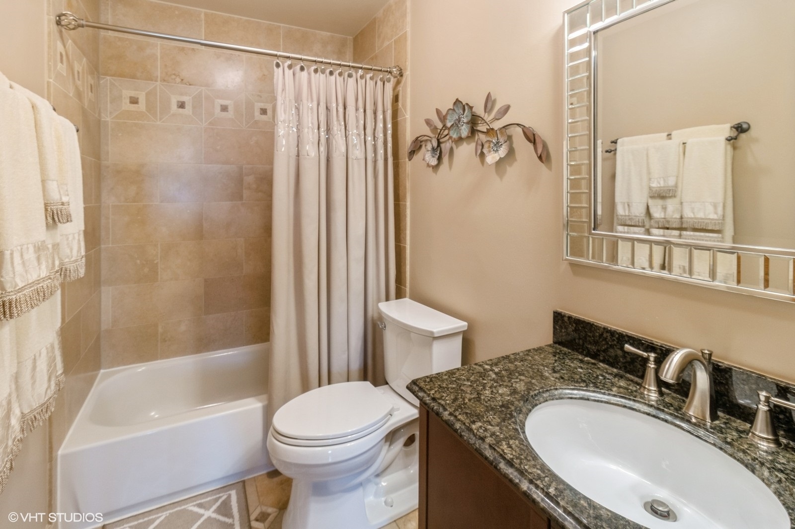 245 S Park Lane #424, Palatine, IL 60074