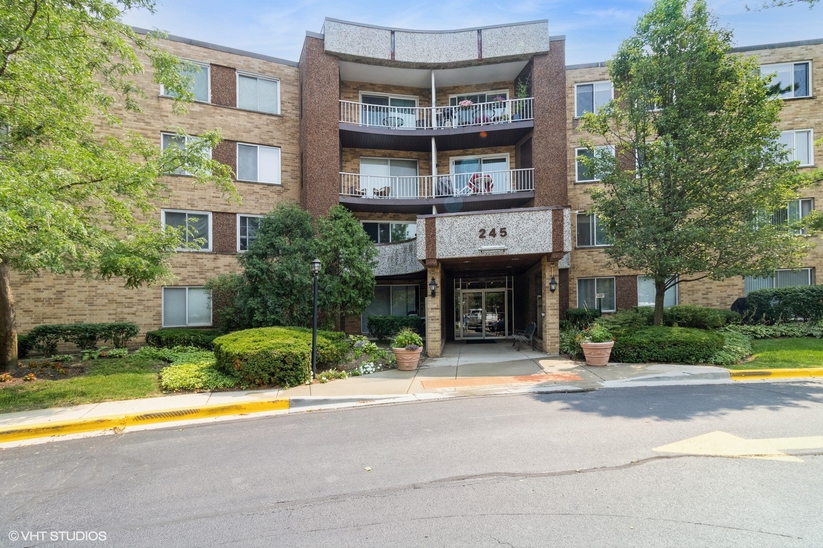 245 S Park Lane #424, Palatine, IL 60074