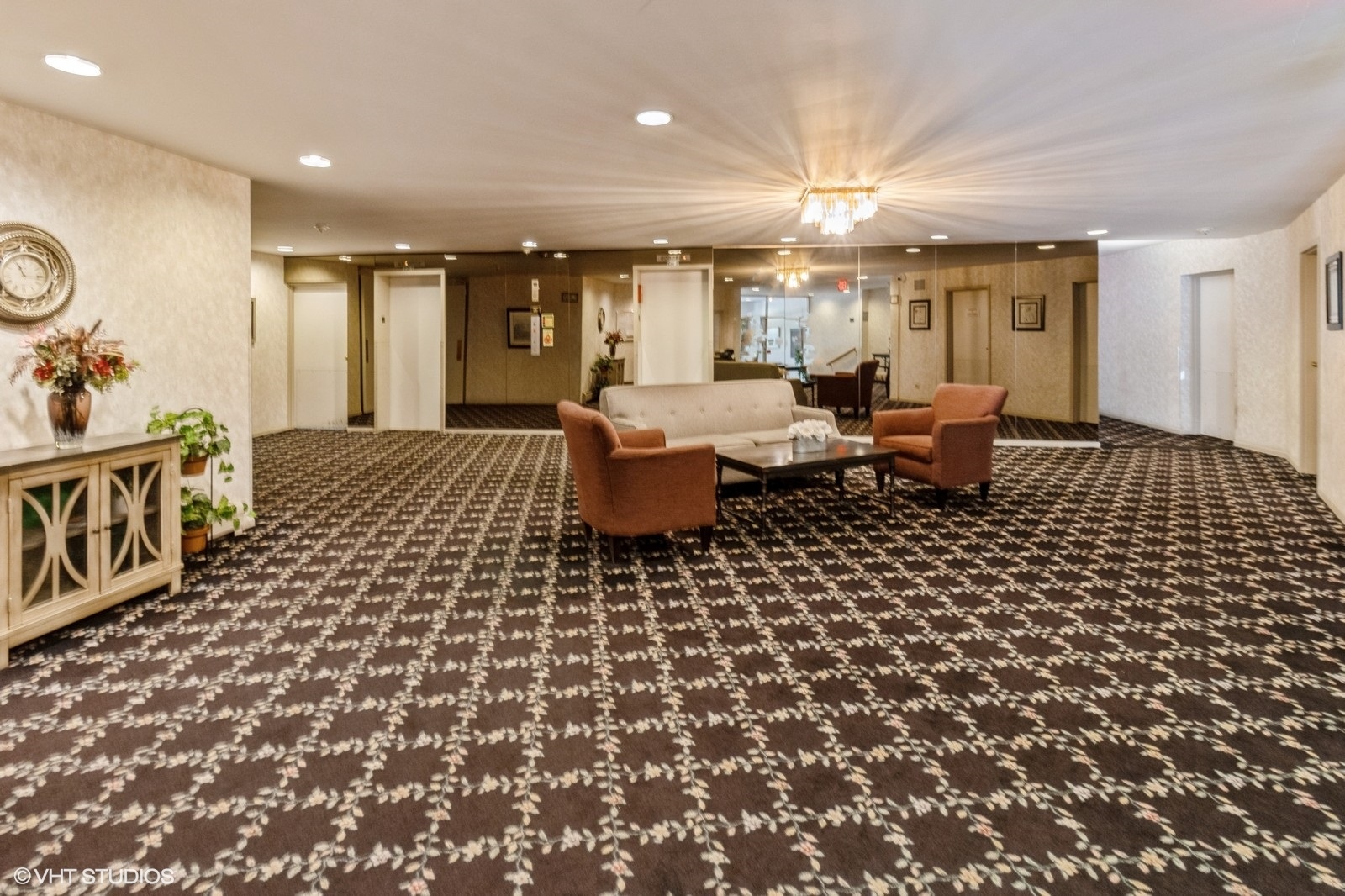 245 S Park Lane #424, Palatine, IL 60074