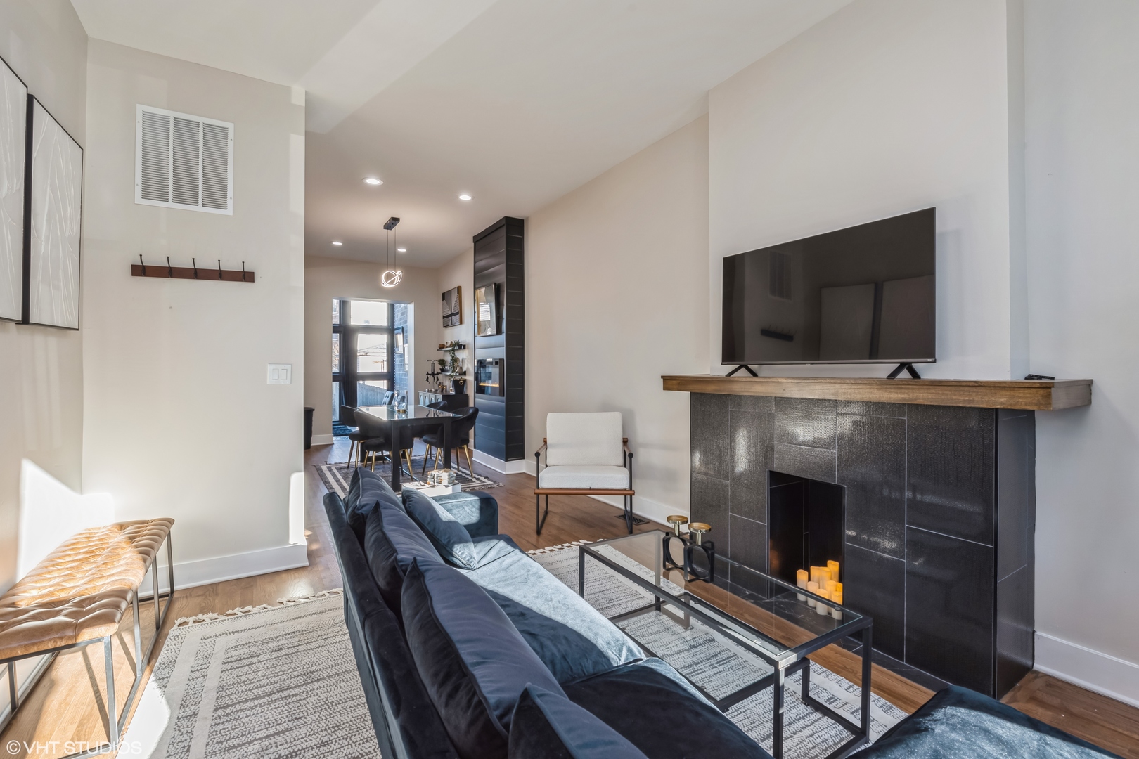 2452 W Lexington Street, Chicago, IL 60612