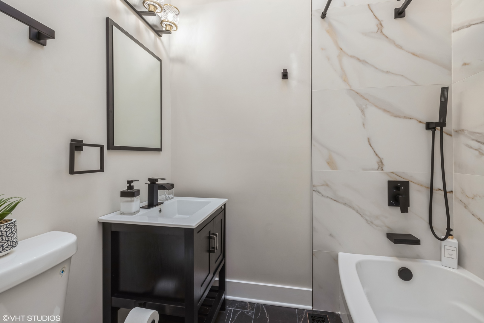2452 W Lexington Street, Chicago, IL 60612