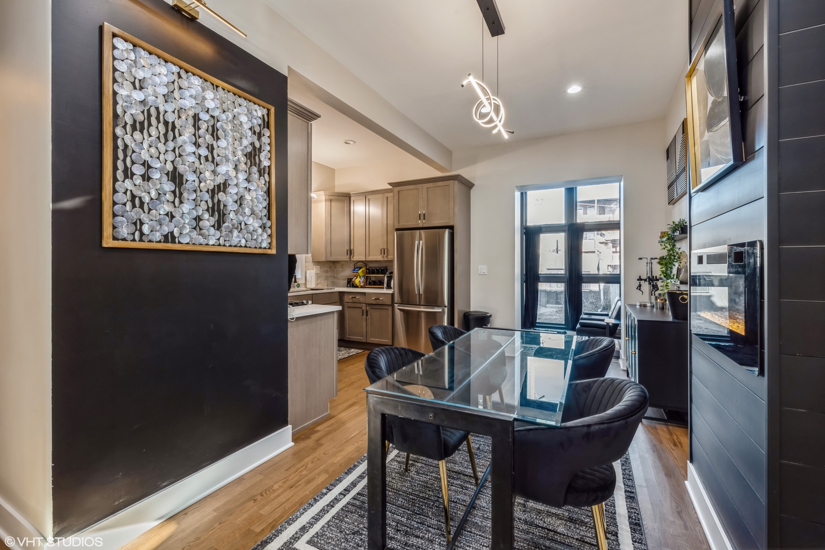 2452 W Lexington Street, Chicago, IL 60612