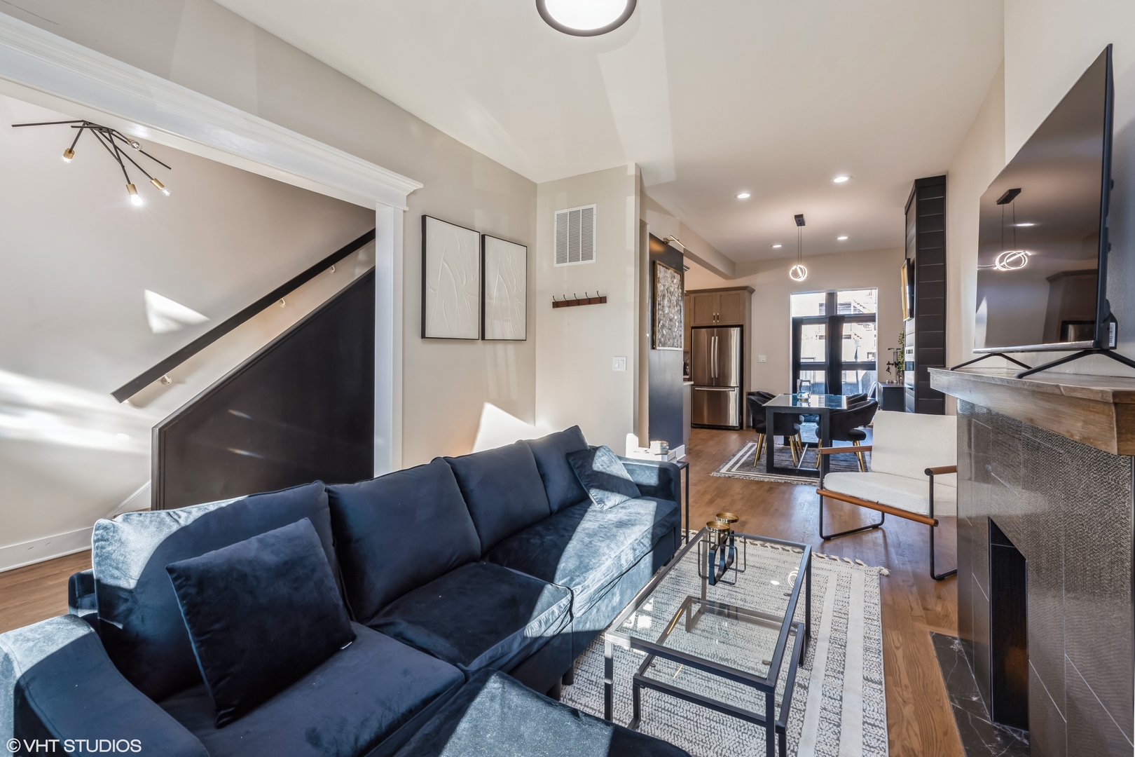 2452 W Lexington Street, Chicago, IL 60612
