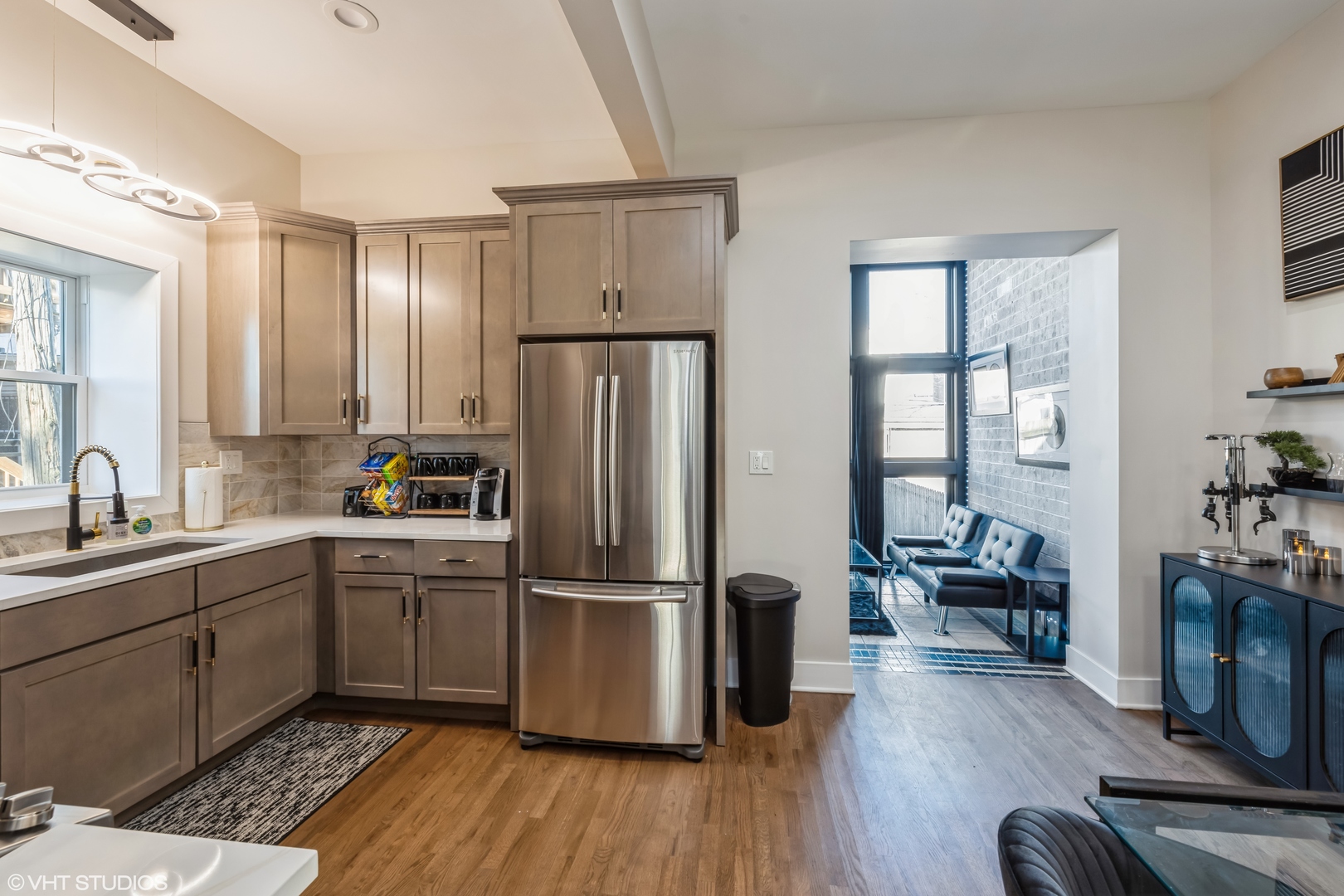 2452 W Lexington Street, Chicago, IL 60612