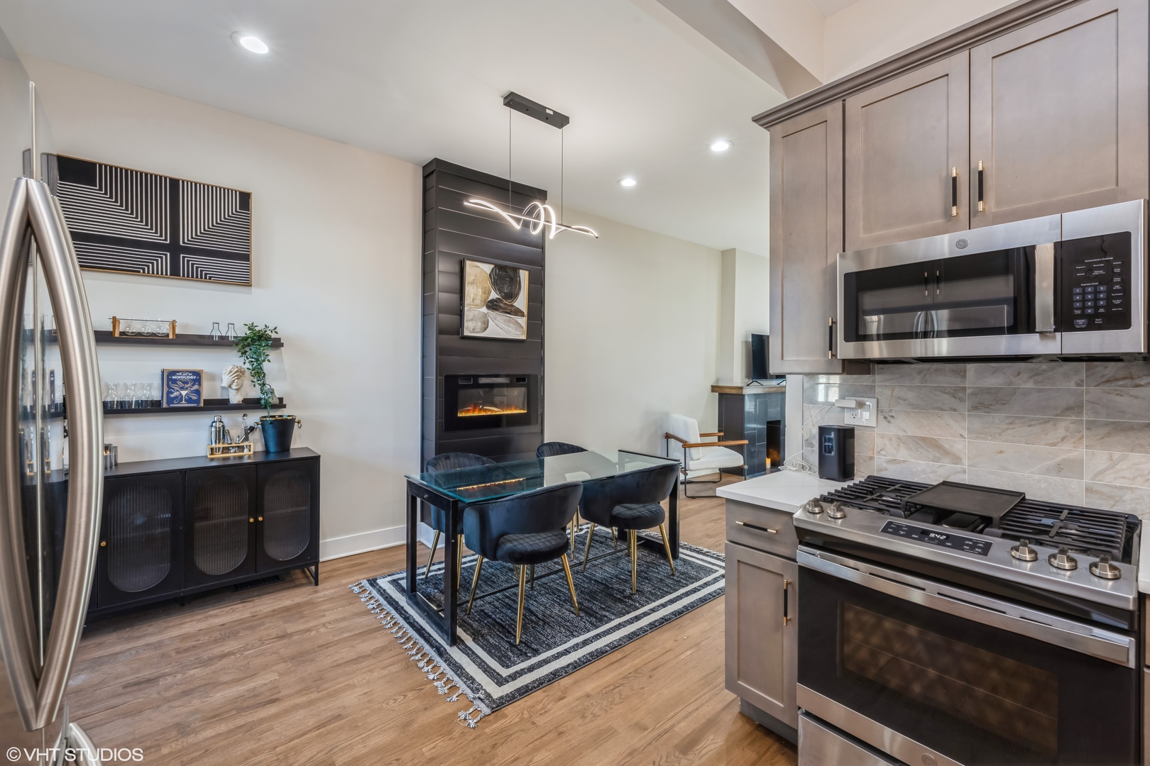 2452 W Lexington Street, Chicago, IL 60612