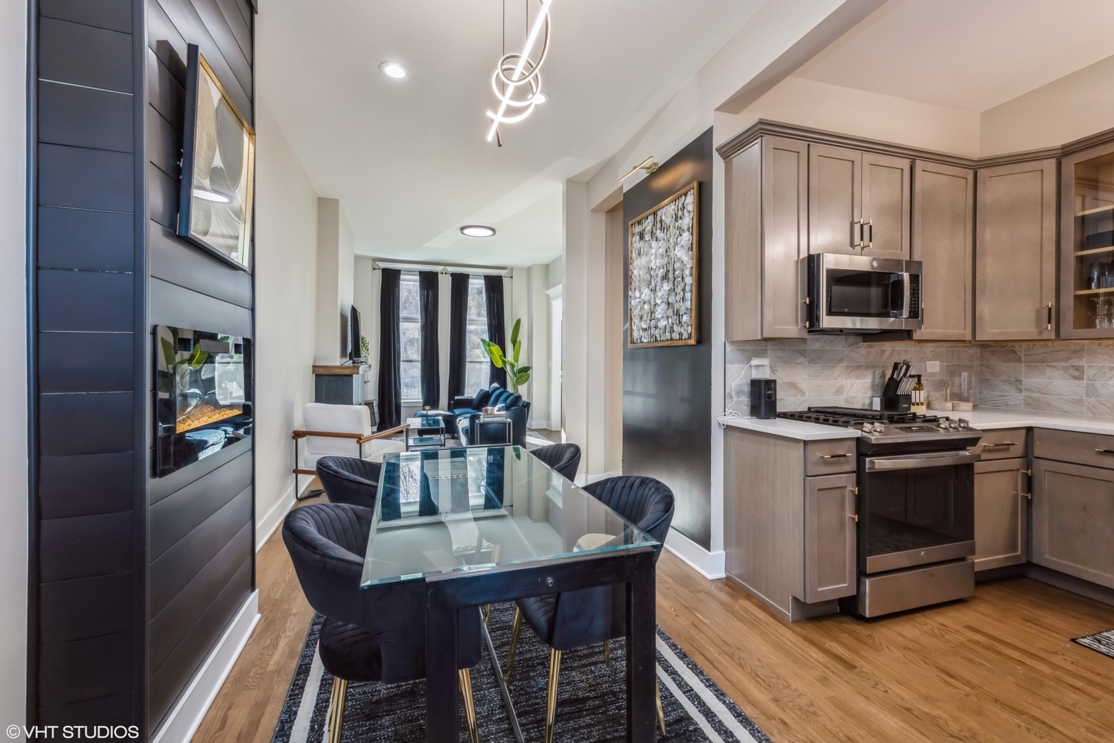 2452 W Lexington Street, Chicago, IL 60612