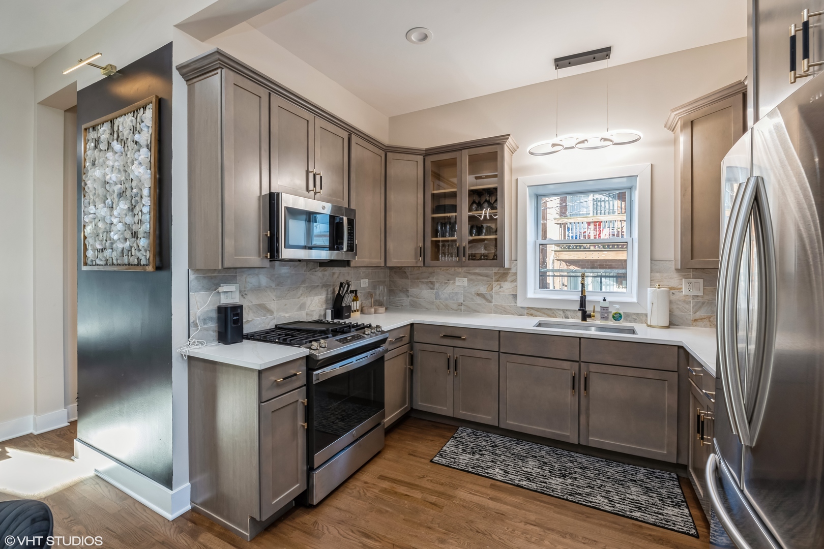 2452 W Lexington Street, Chicago, IL 60612