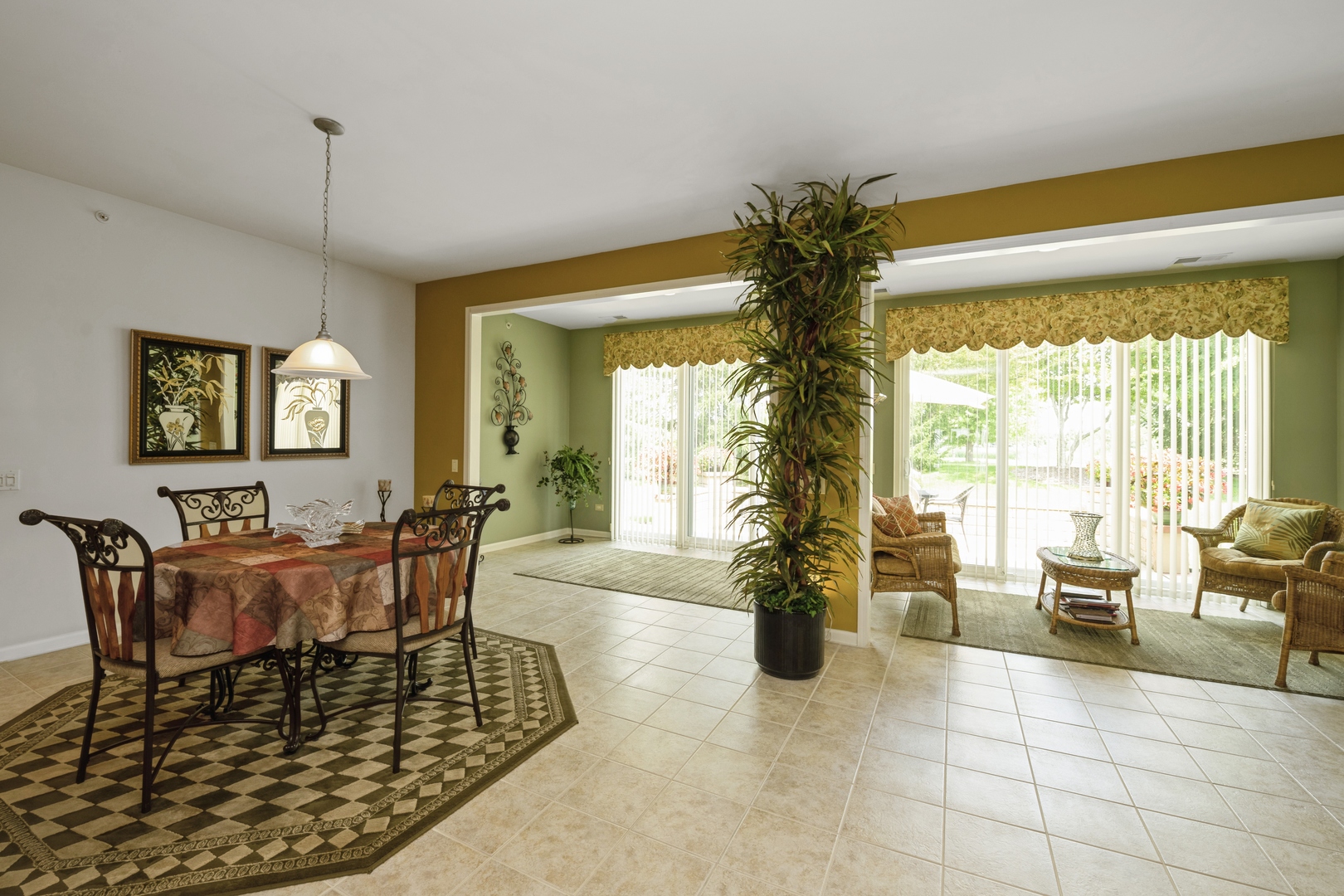 12562 Bluebell Avenue, Huntley, IL 60142