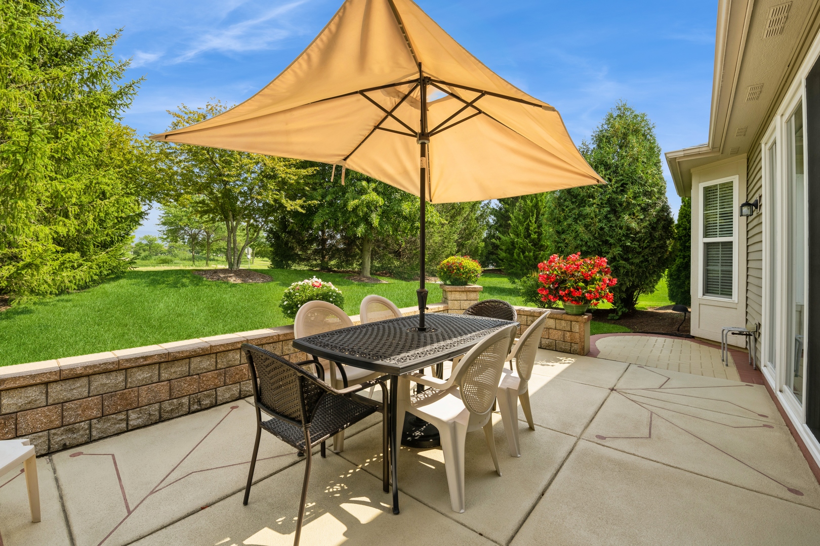 12562 Bluebell Avenue, Huntley, IL 60142