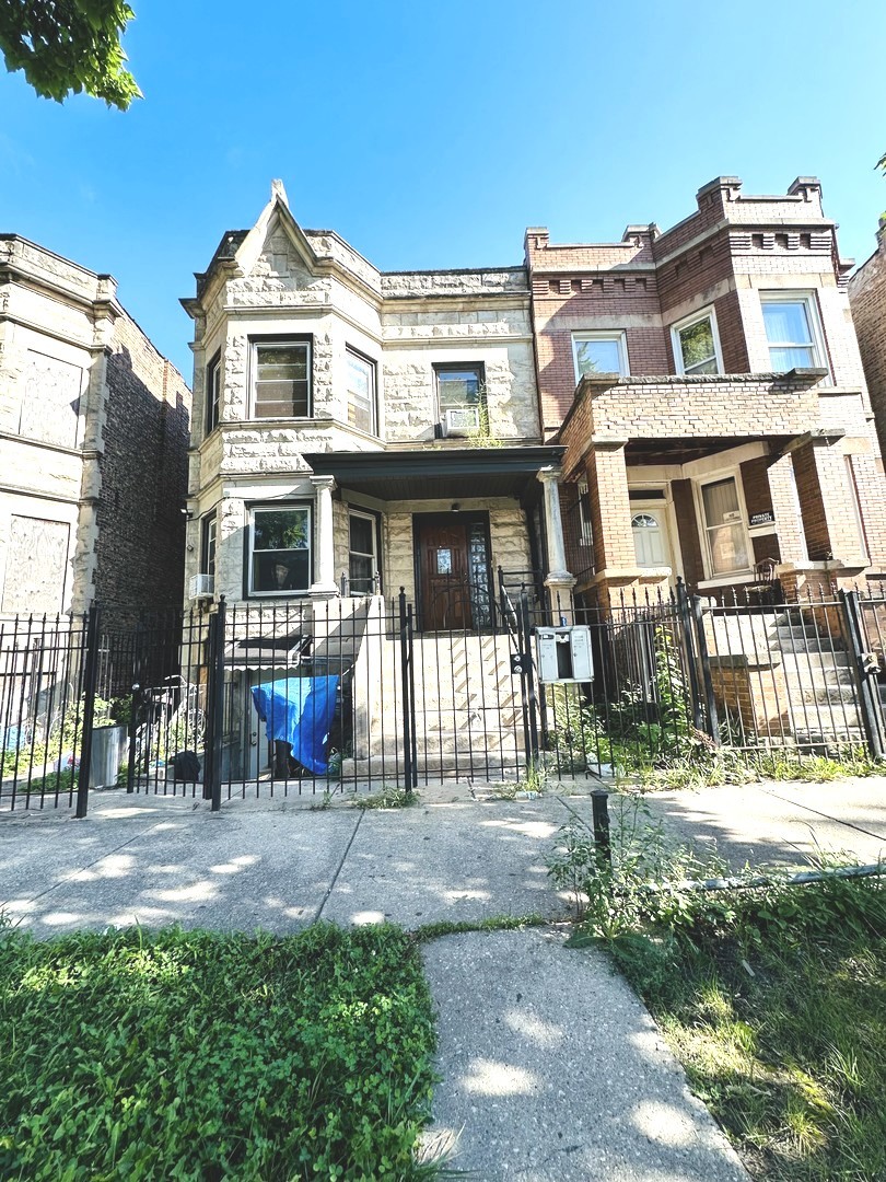 4220 W Monroe Street, Chicago, IL 60624