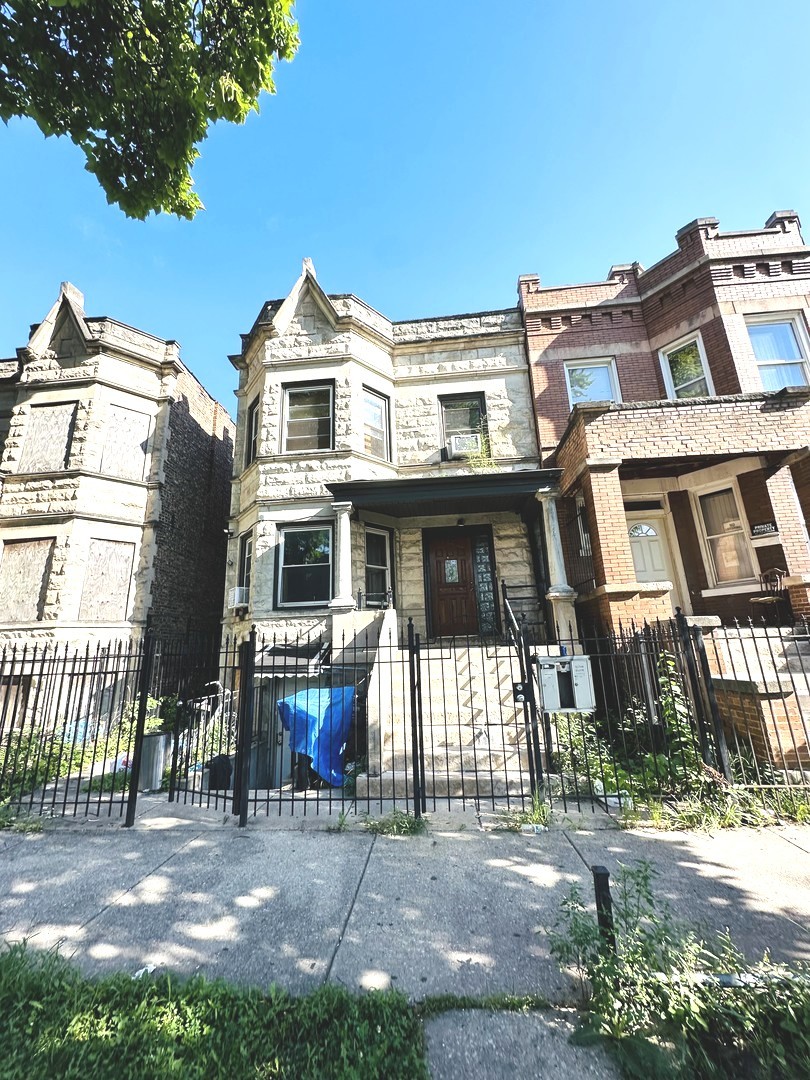 4220 W Monroe Street, Chicago, IL 60624