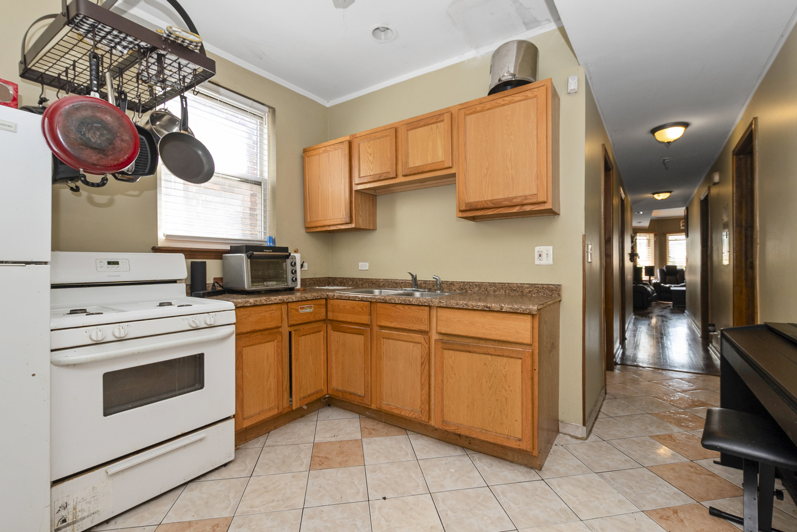 4220 W Monroe Street, Chicago, IL 60624