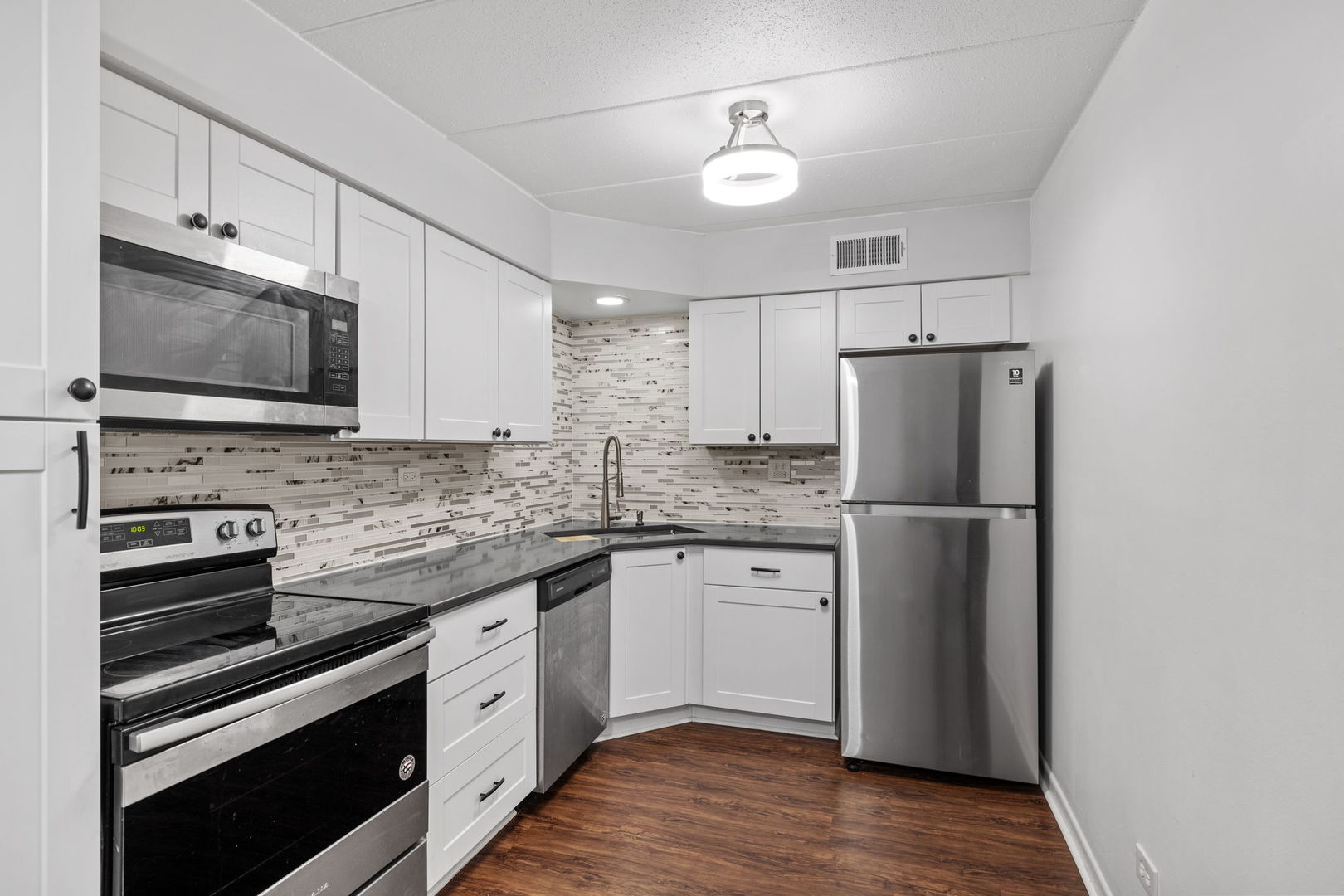 491 Timber Ridge Drive #104, Carol Stream, IL 60188