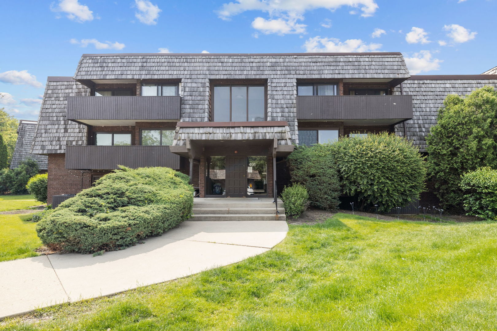 491 Timber Ridge Drive #104, Carol Stream, IL 60188