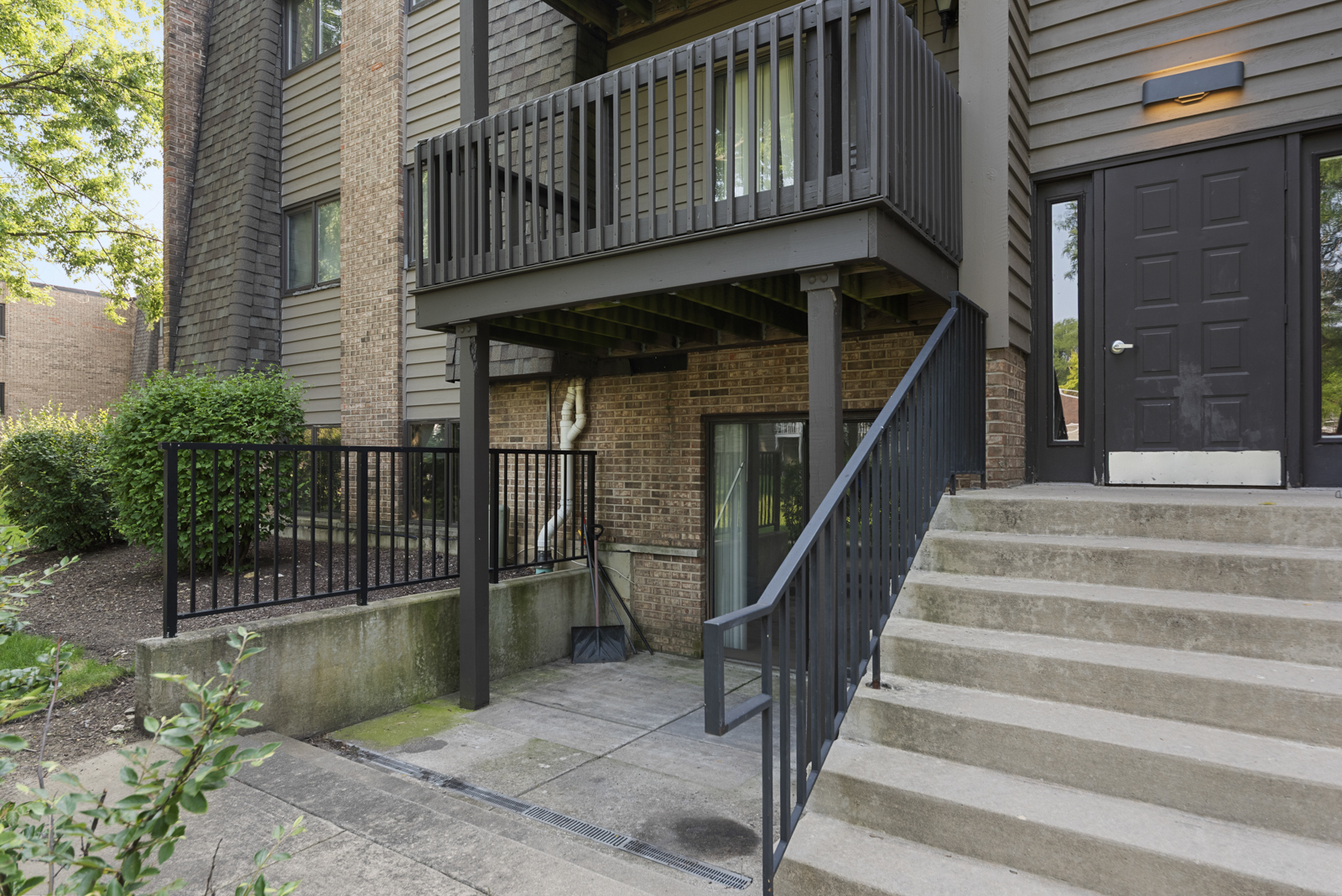 1420 Stonebridge Circle #N3, Wheaton, IL 60187