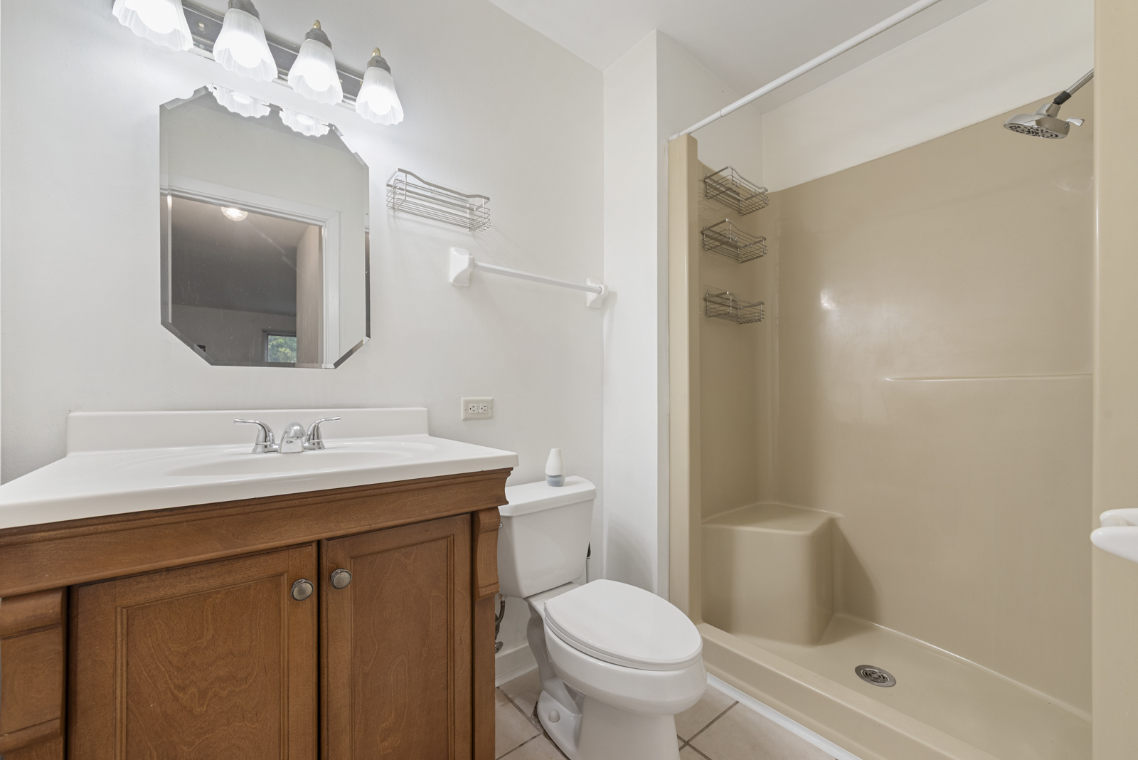 1420 Stonebridge Circle #N3, Wheaton, IL 60187