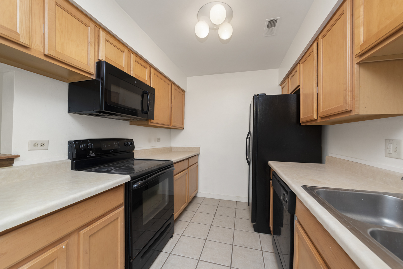 1420 Stonebridge Circle #N3, Wheaton, IL 60187