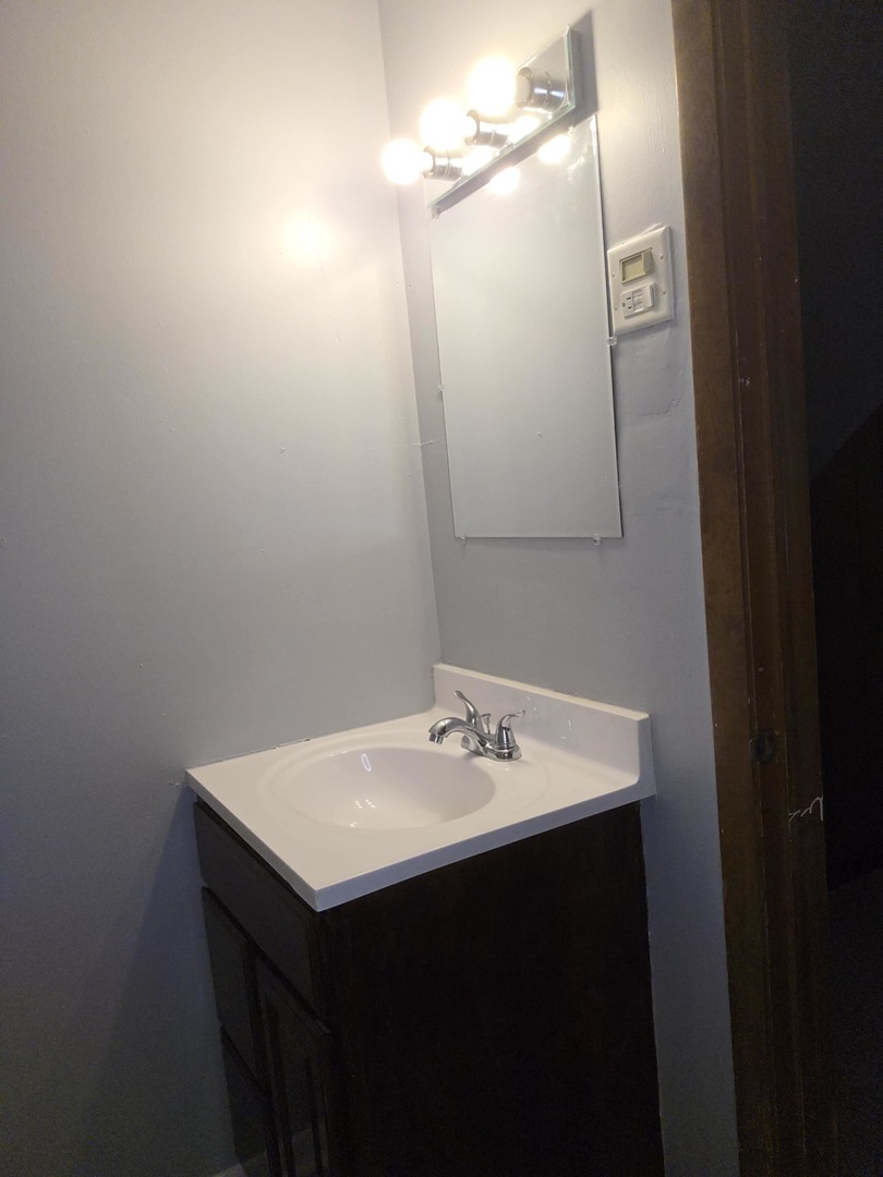 525 Yates Avenue, Calumet City, IL 60409