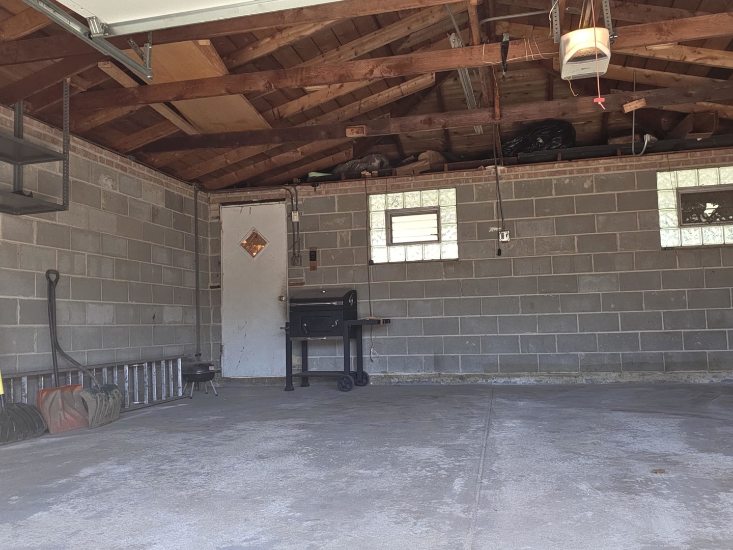 525 Yates Avenue, Calumet City, IL 60409