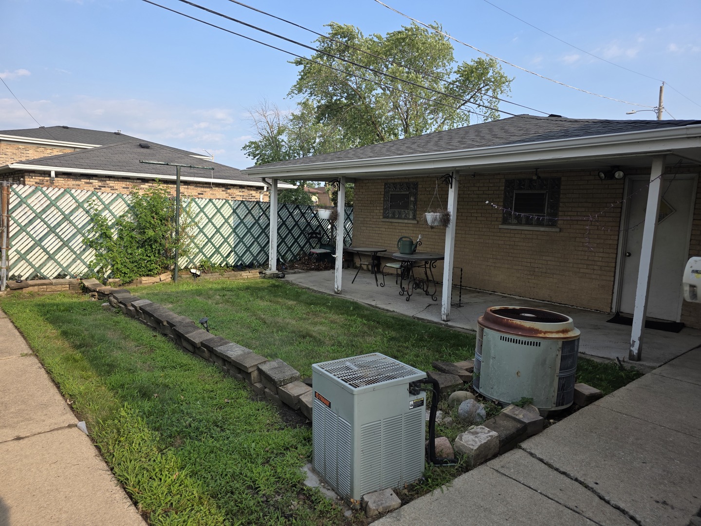 525 Yates Avenue, Calumet City, IL 60409