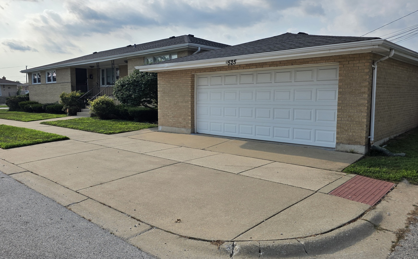 525 Yates Avenue, Calumet City, IL 60409