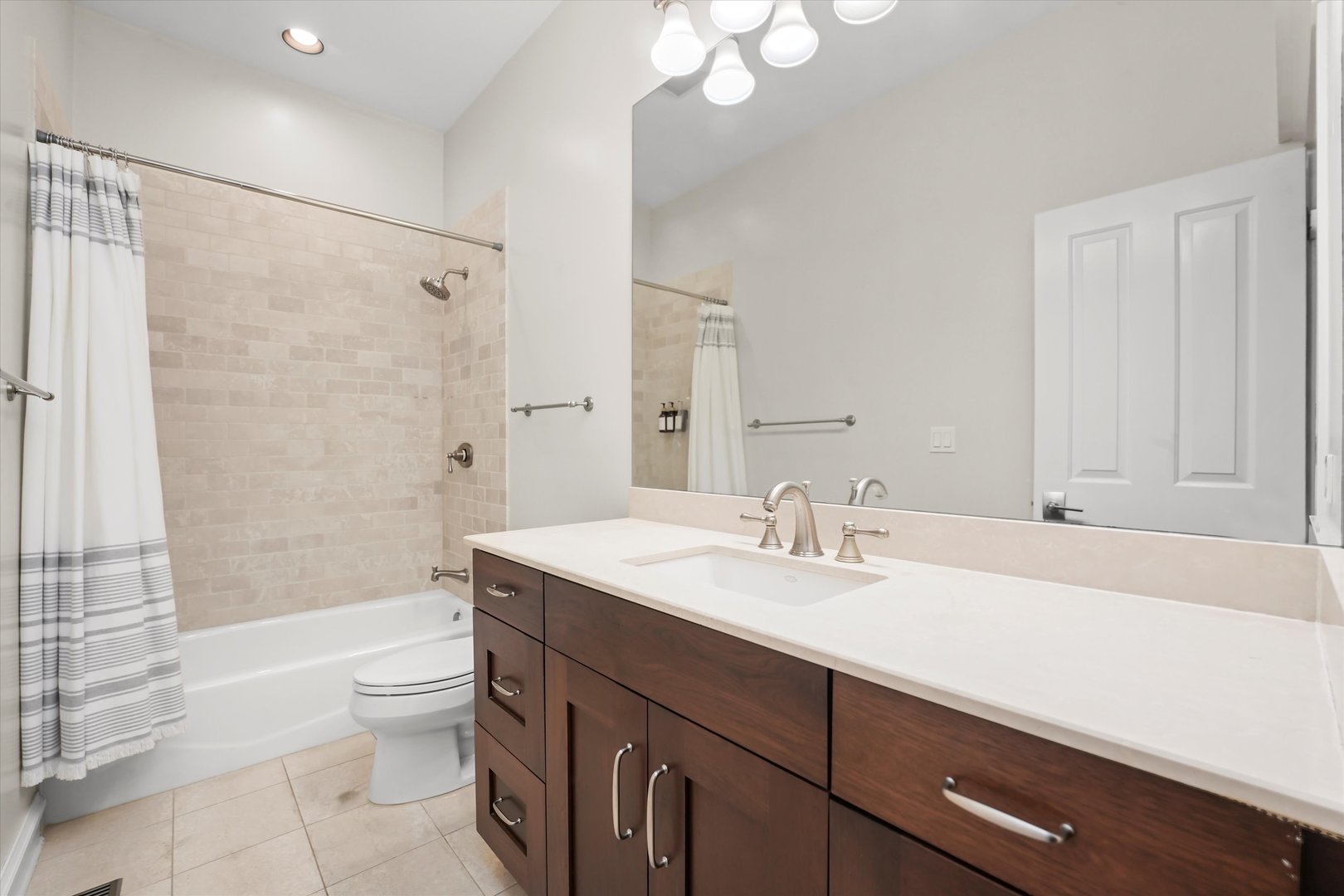 2850 N BURLING Street #2, Chicago, IL 60657