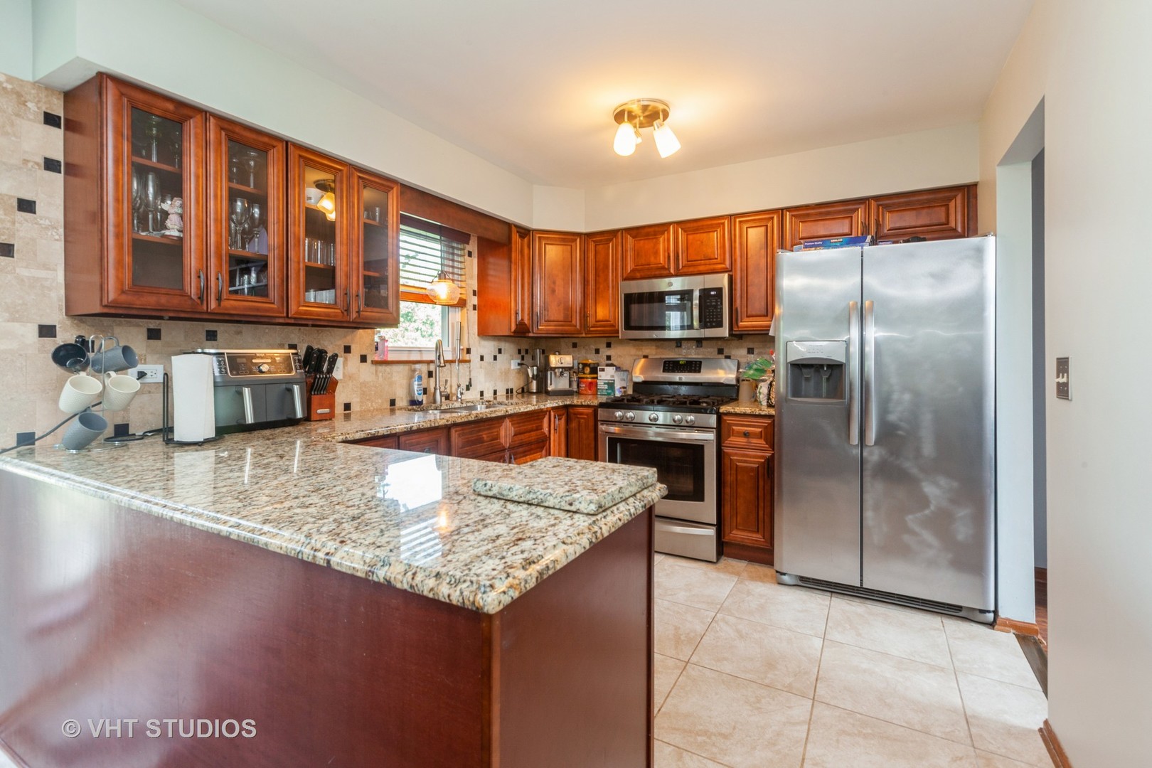1905 Chestnut Grove Drive, Plainfield, IL 60586