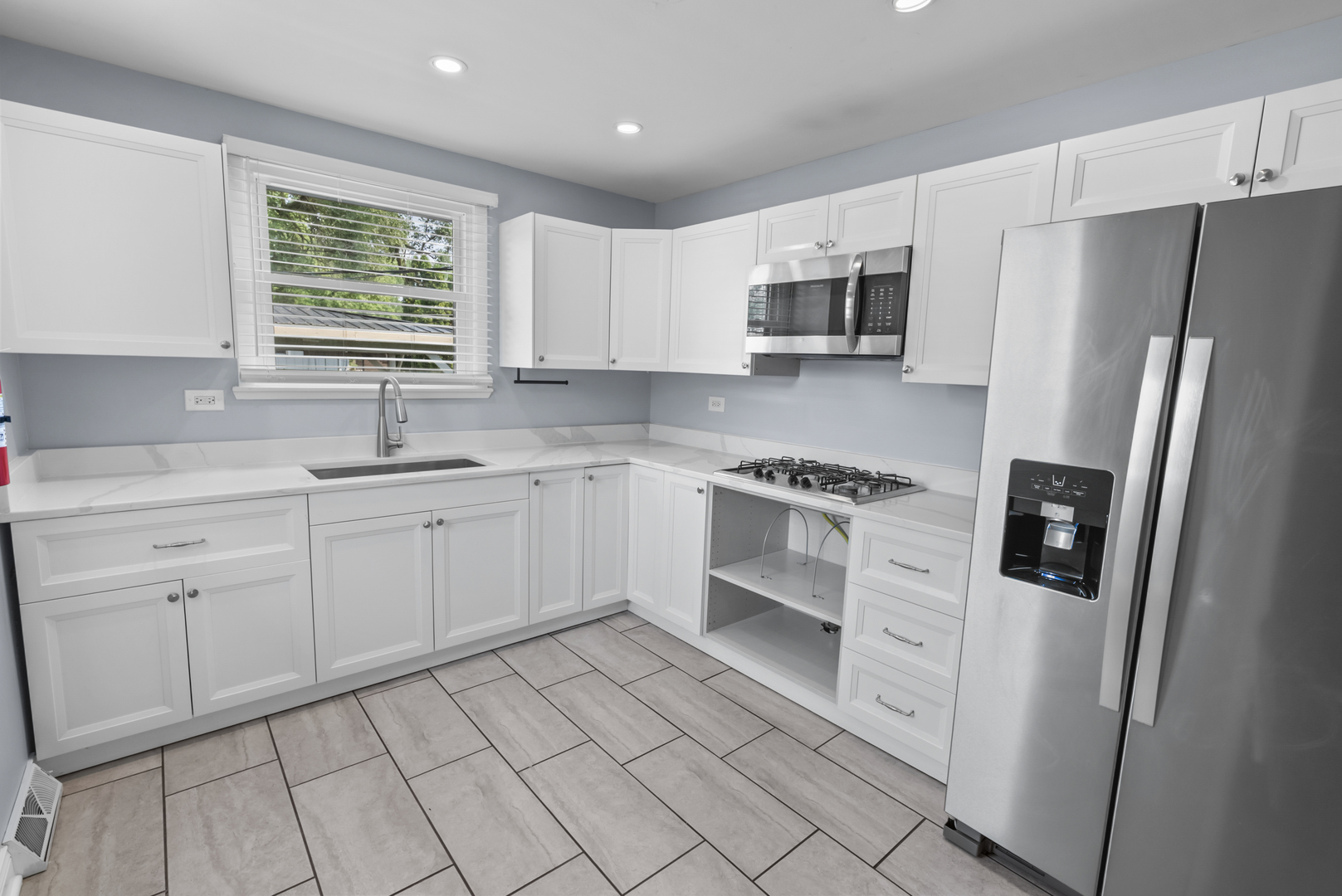 4316 Mann Street, Oak Forest, IL 60452