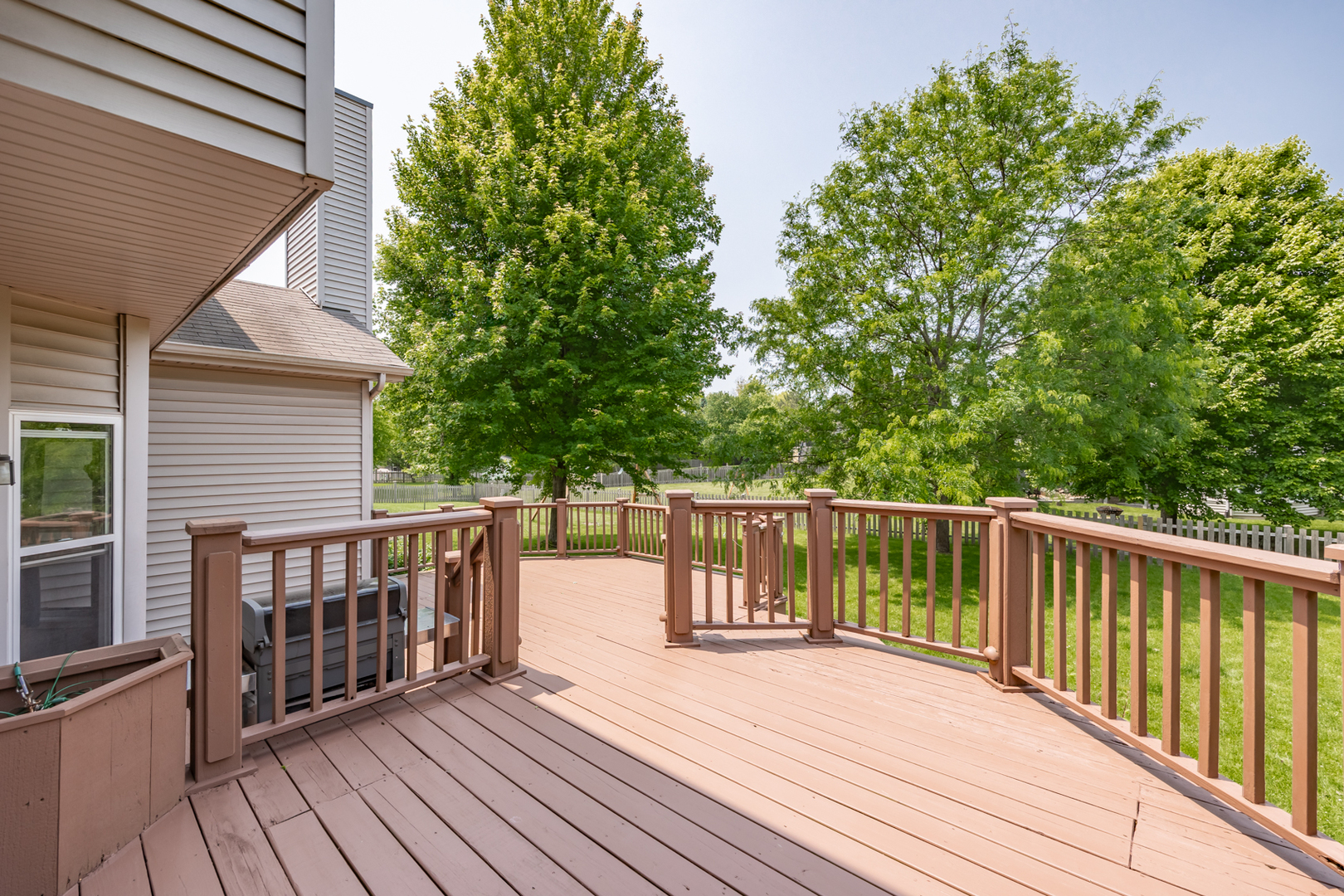 520 Carriage Way, South Elgin, IL 60177