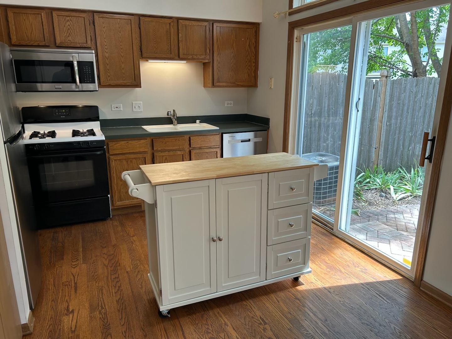2830 Alameda Court, Naperville, IL 60564