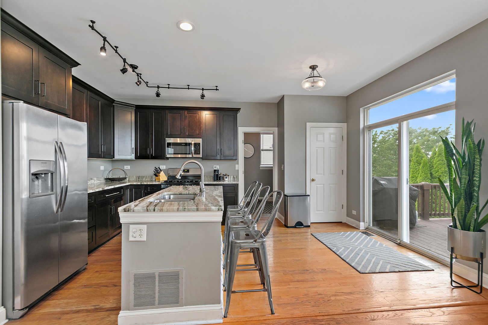 423 Horizon Drive, St. Charles, IL 60175