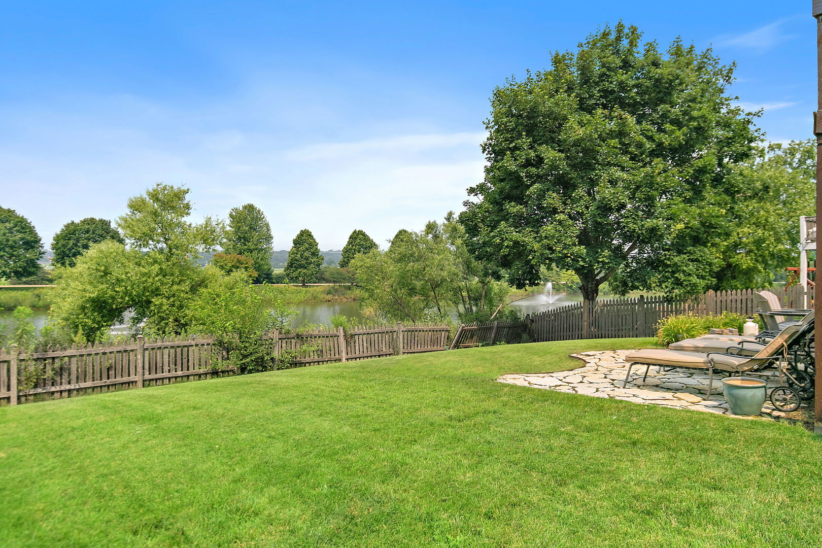 423 Horizon Drive, St. Charles, IL 60175
