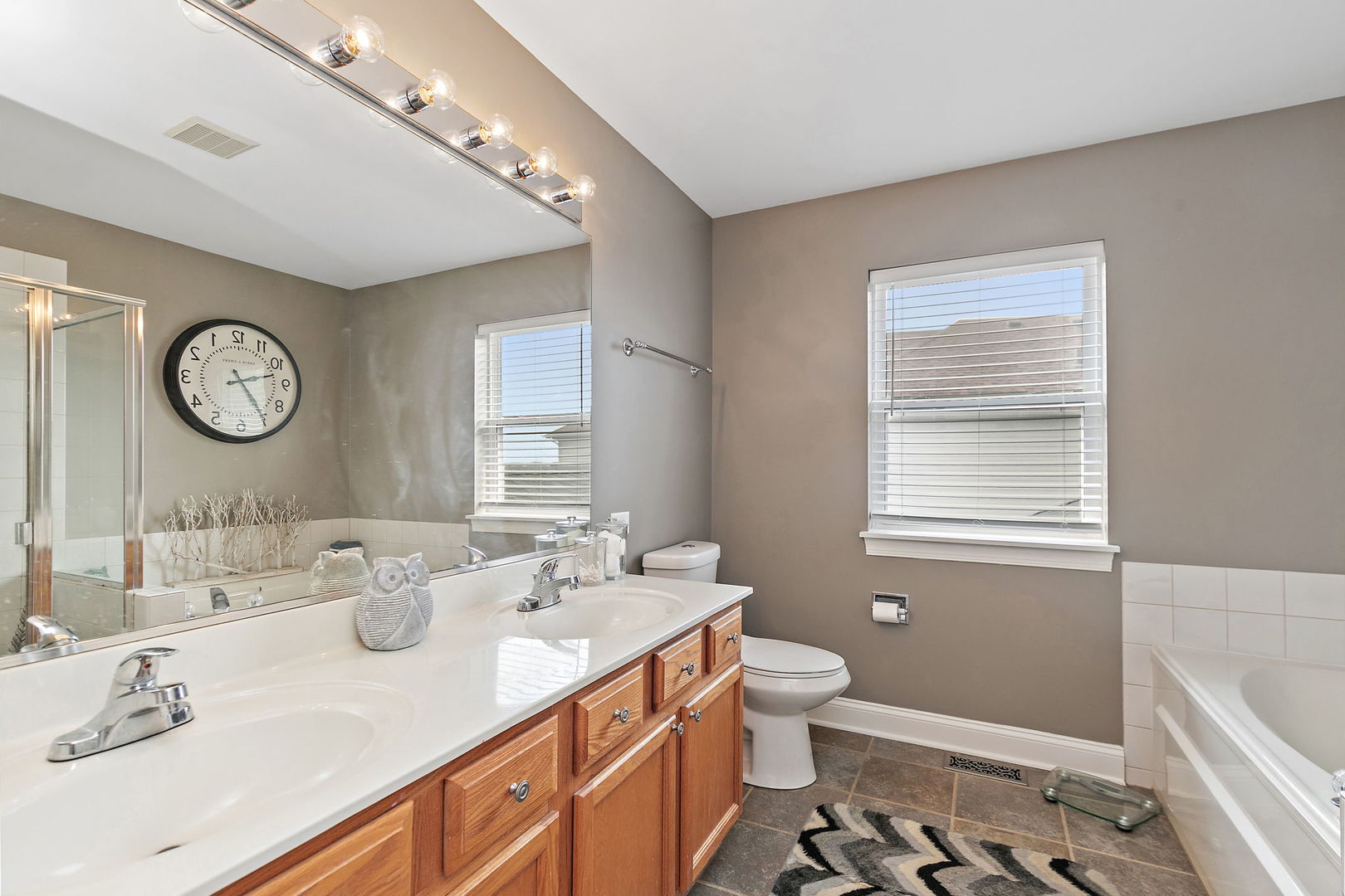 423 Horizon Drive, St. Charles, IL 60175