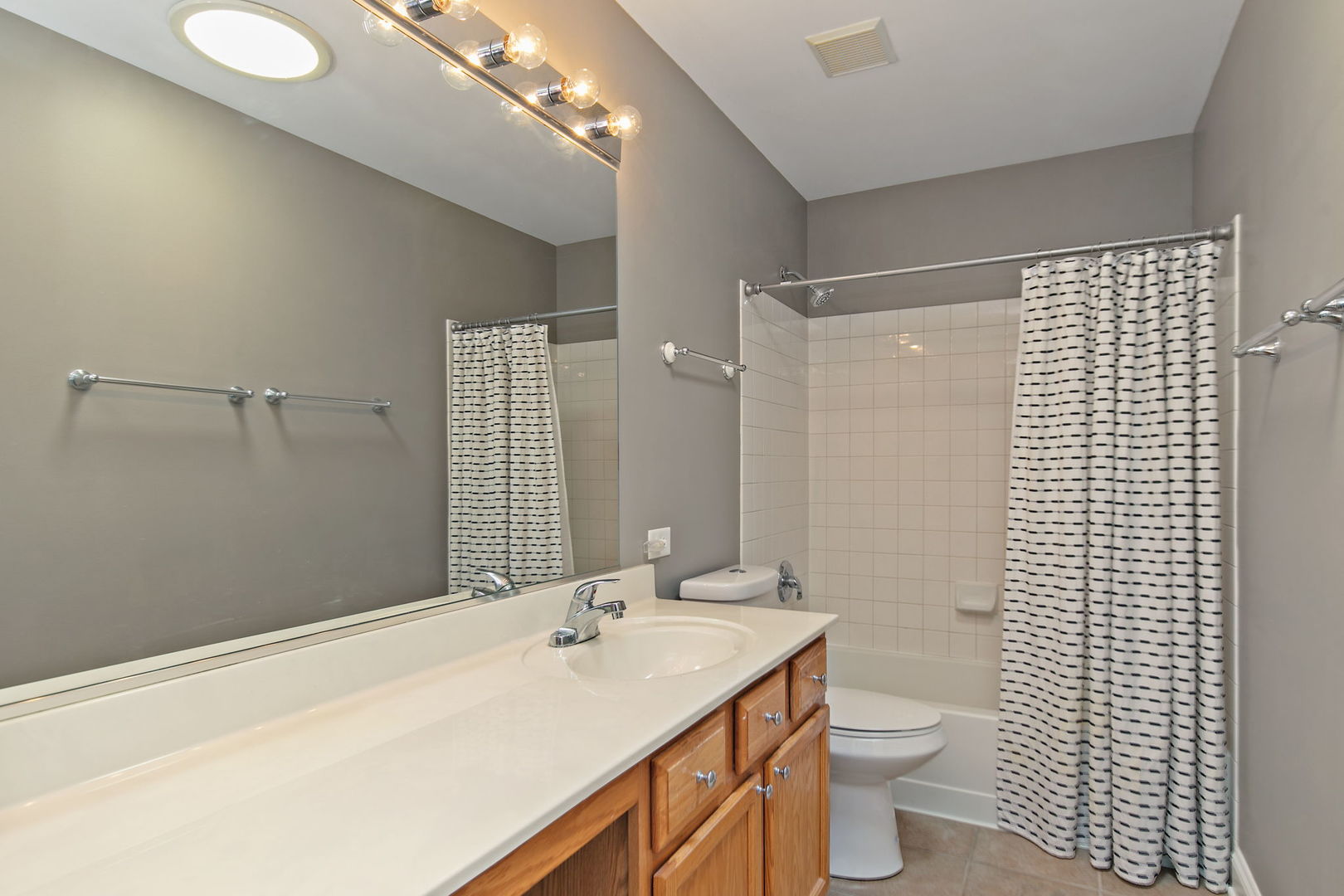 423 Horizon Drive, St. Charles, IL 60175