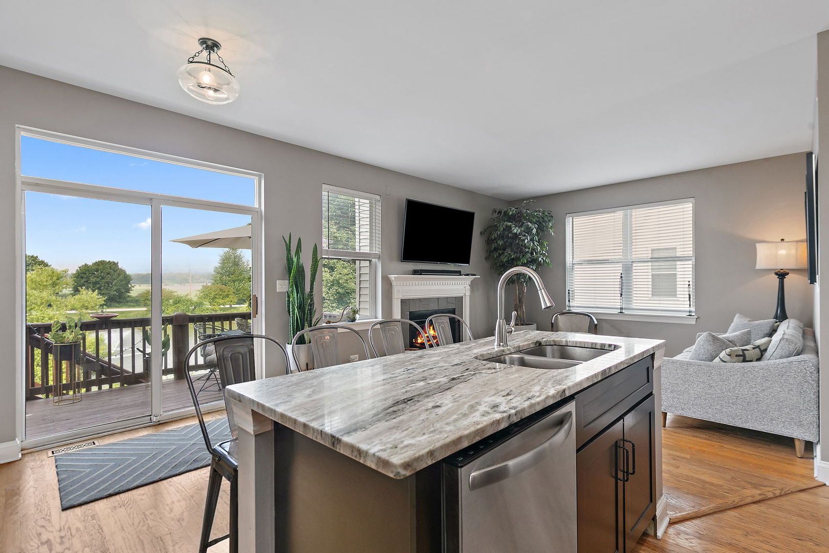 423 Horizon Drive, St. Charles, IL 60175