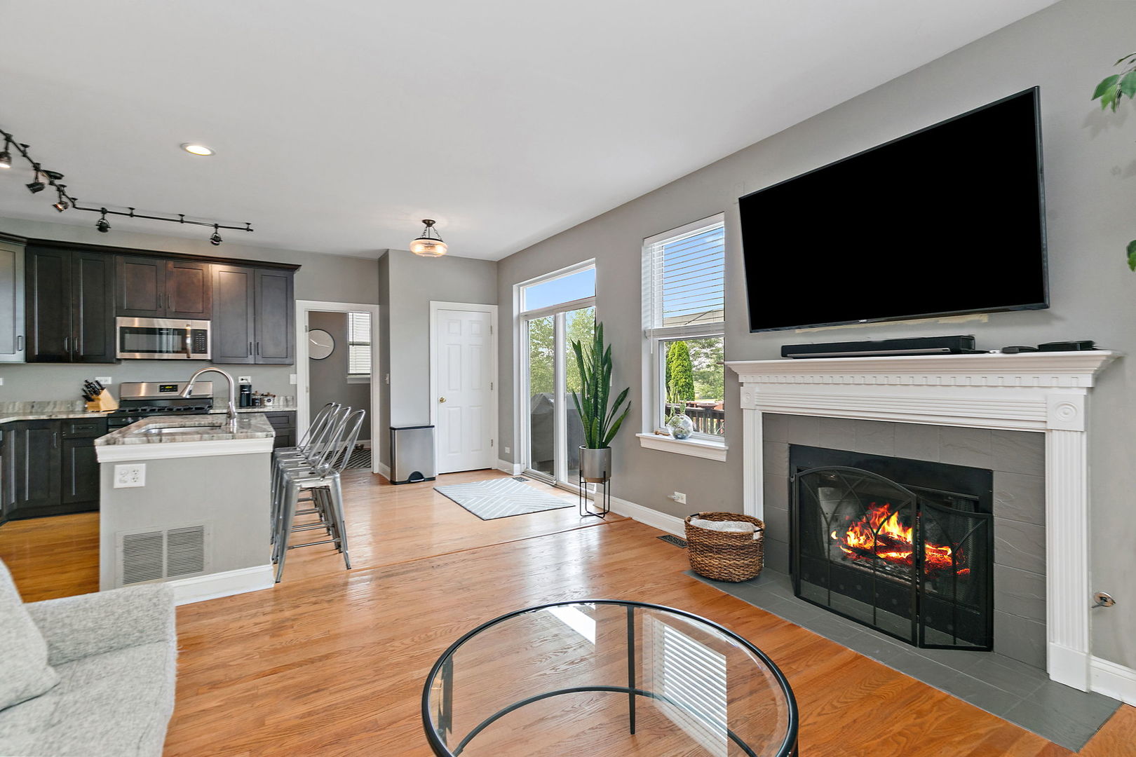 423 Horizon Drive, St. Charles, IL 60175