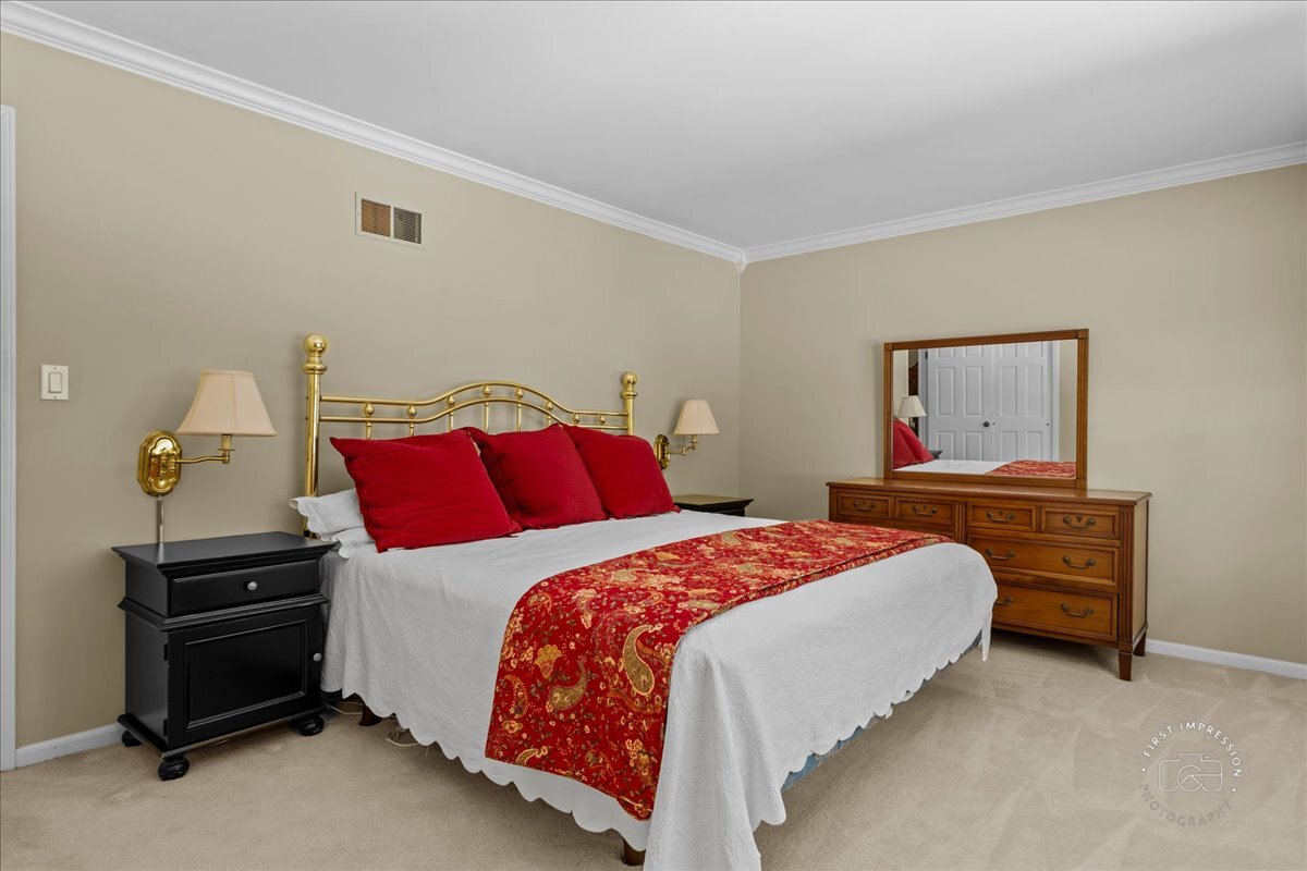 1109 W Bauer Road, Naperville, IL 60563