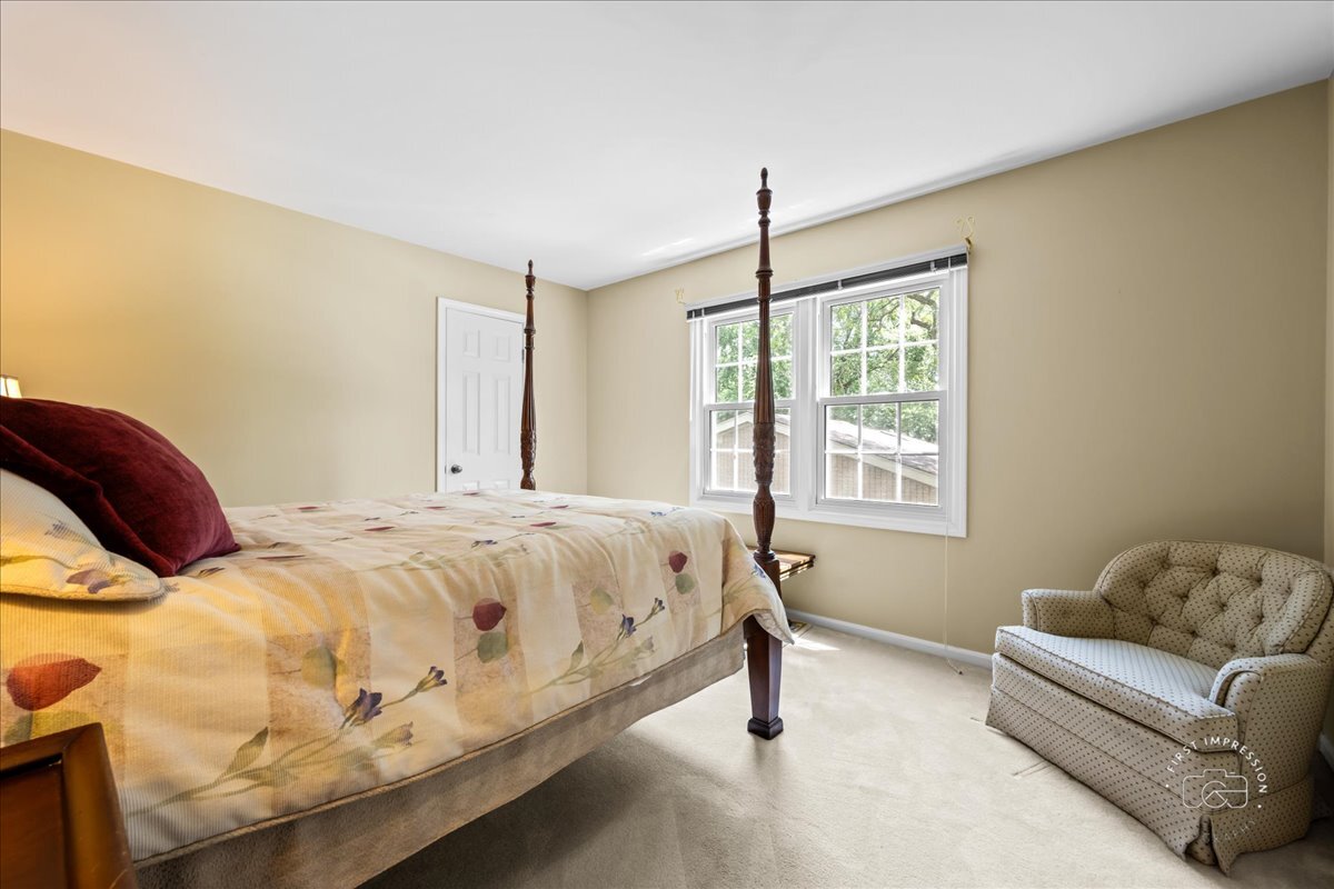 1109 W Bauer Road, Naperville, IL 60563
