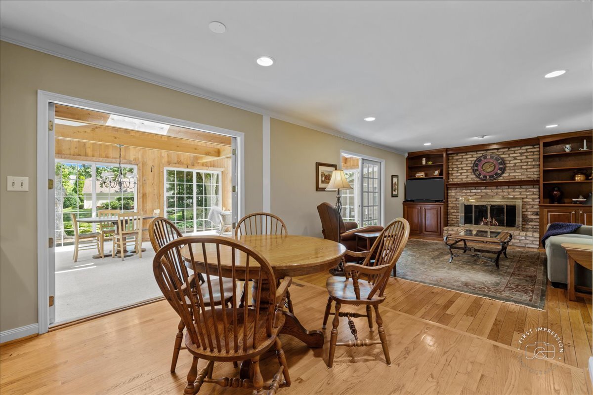 1109 W Bauer Road, Naperville, IL 60563