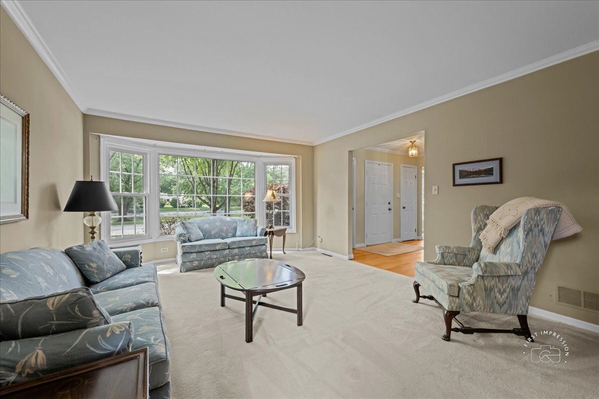 1109 W Bauer Road, Naperville, IL 60563