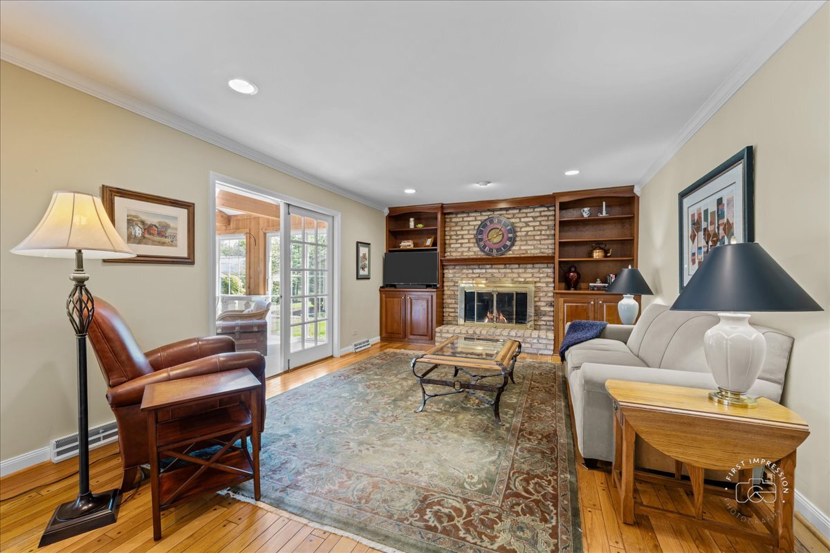 1109 W Bauer Road, Naperville, IL 60563