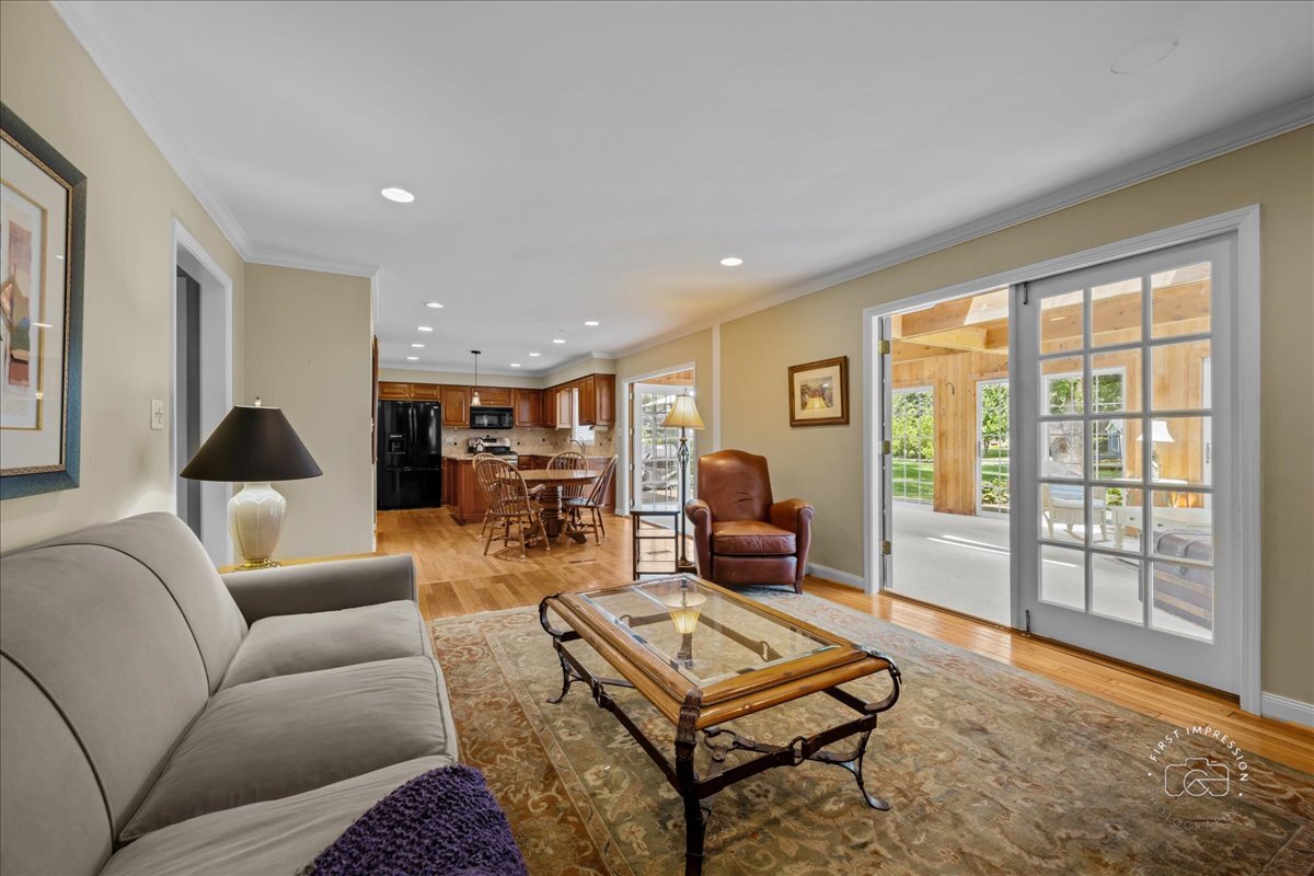 1109 W Bauer Road, Naperville, IL 60563