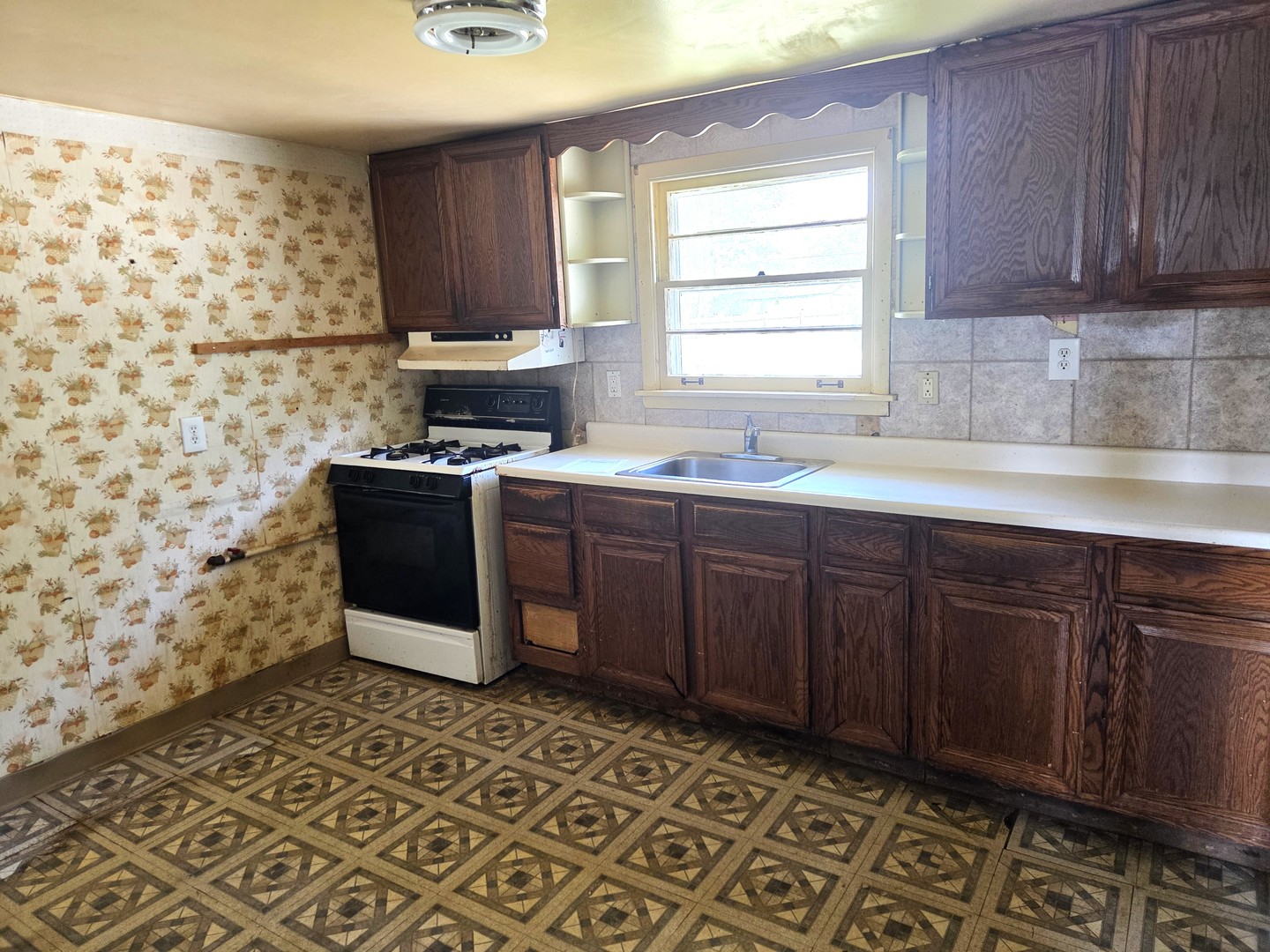 16714 W 147th Place, Lockport, IL 60441