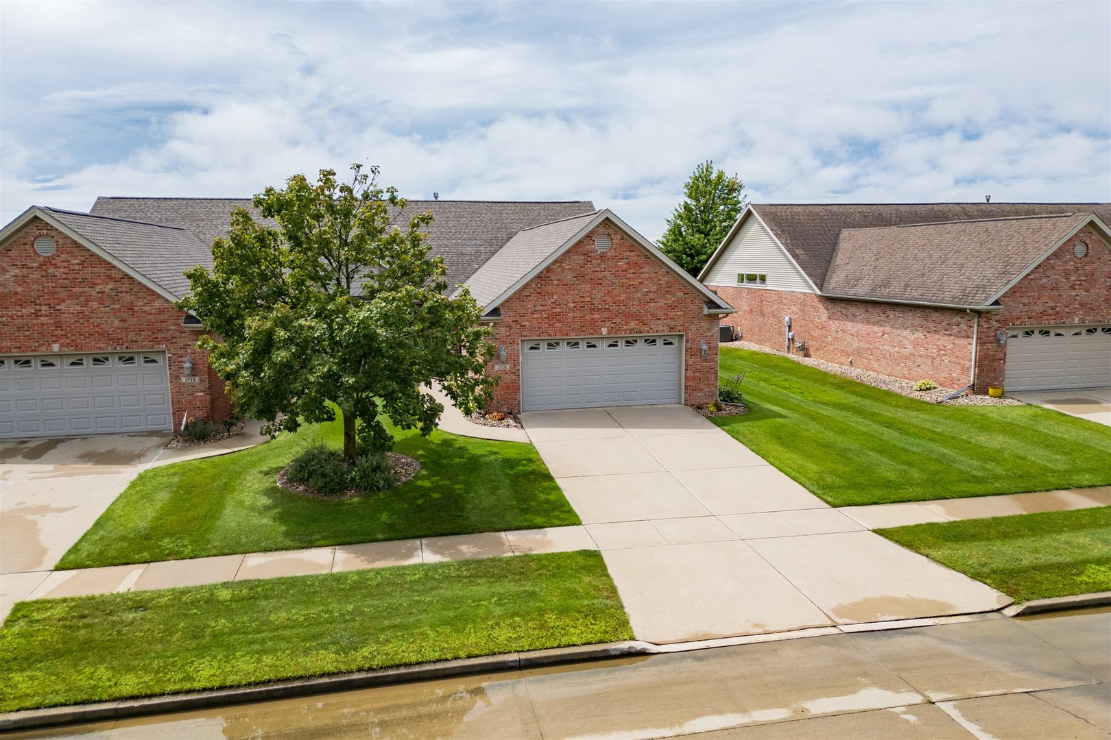 1713 Dunraven Road, Bloomington, IL 61704