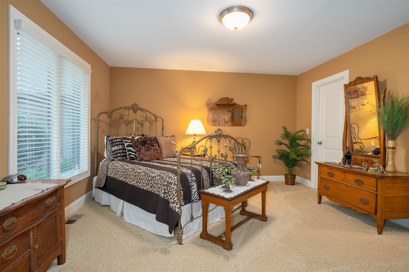 1713 Dunraven Road, Bloomington, IL 61704