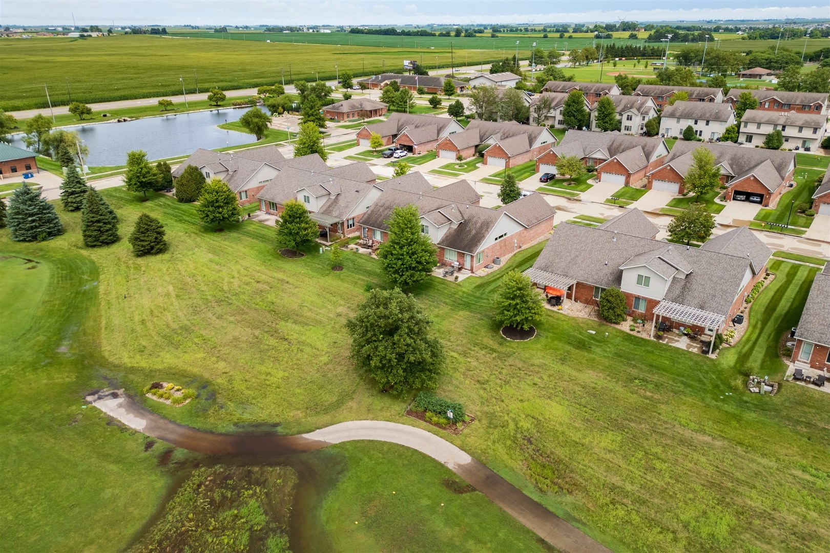 1713 Dunraven Road, Bloomington, IL 61704