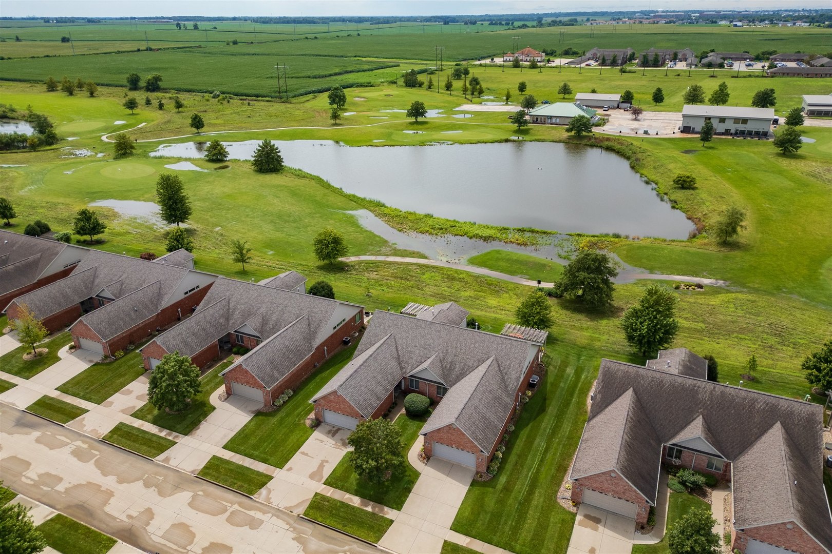 1713 Dunraven Road, Bloomington, IL 61704