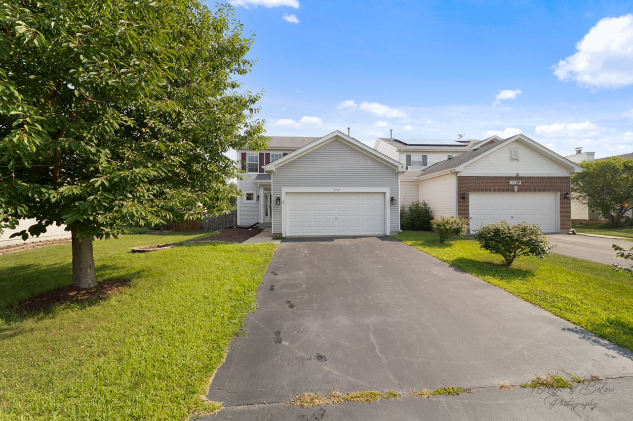 1737 S Fallbrook Drive, Round Lake, IL 60073