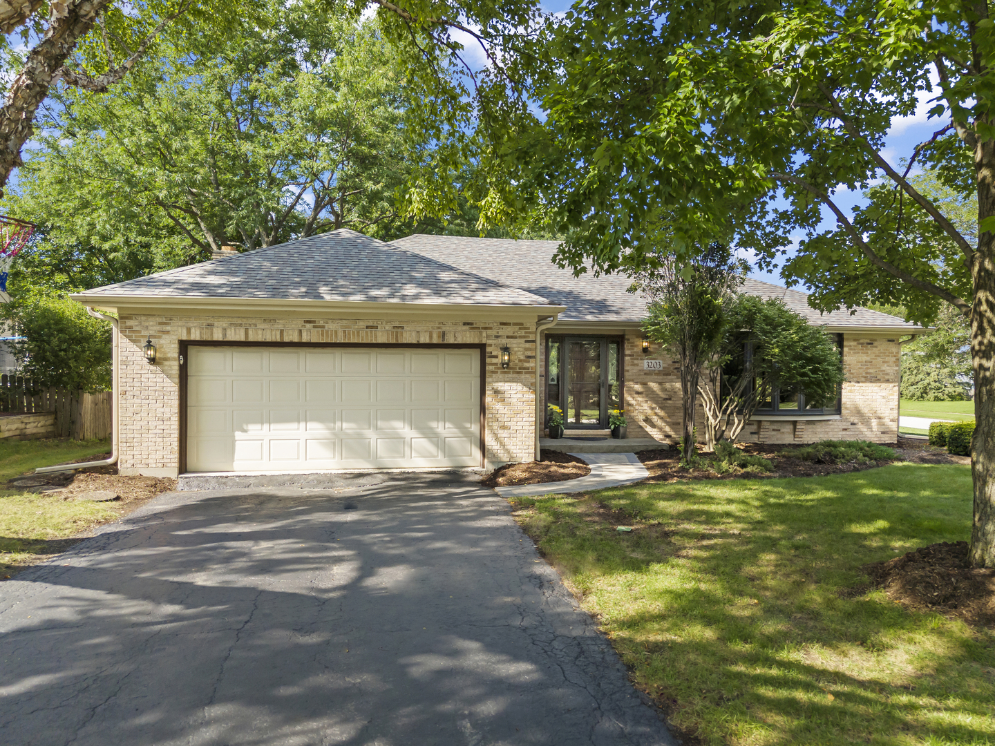 3203 Barnes Lane, Naperville, IL 60564