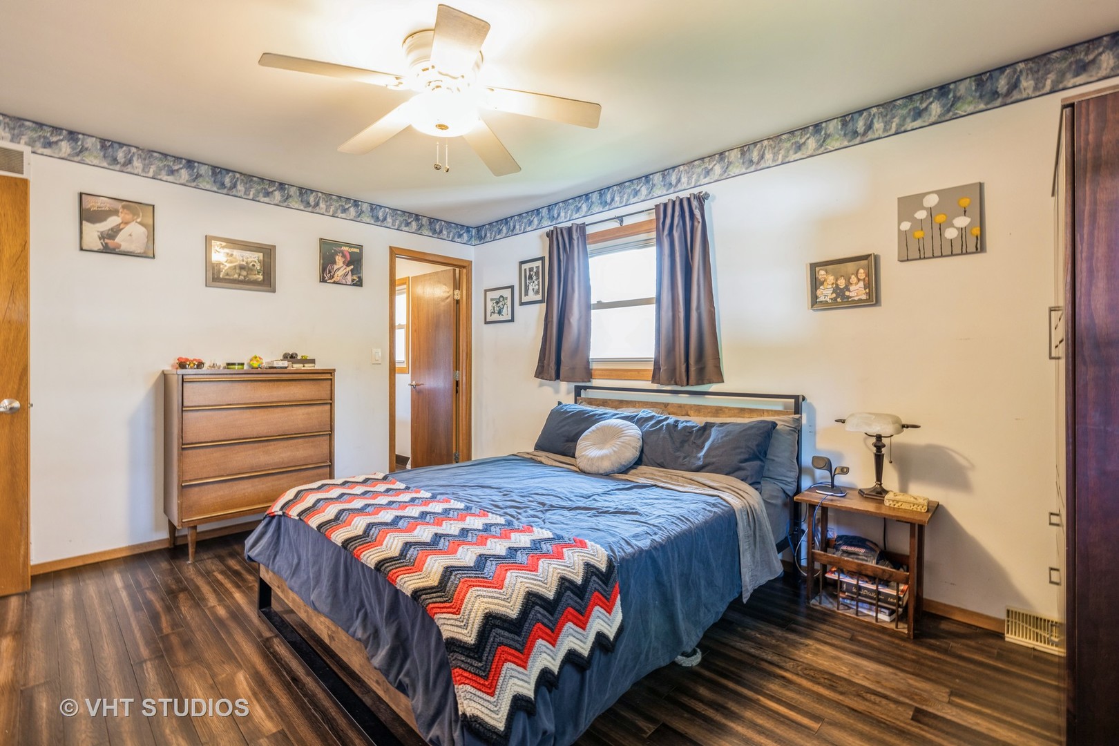 654 Blue Spruce Lane, Mundelein, IL 60060